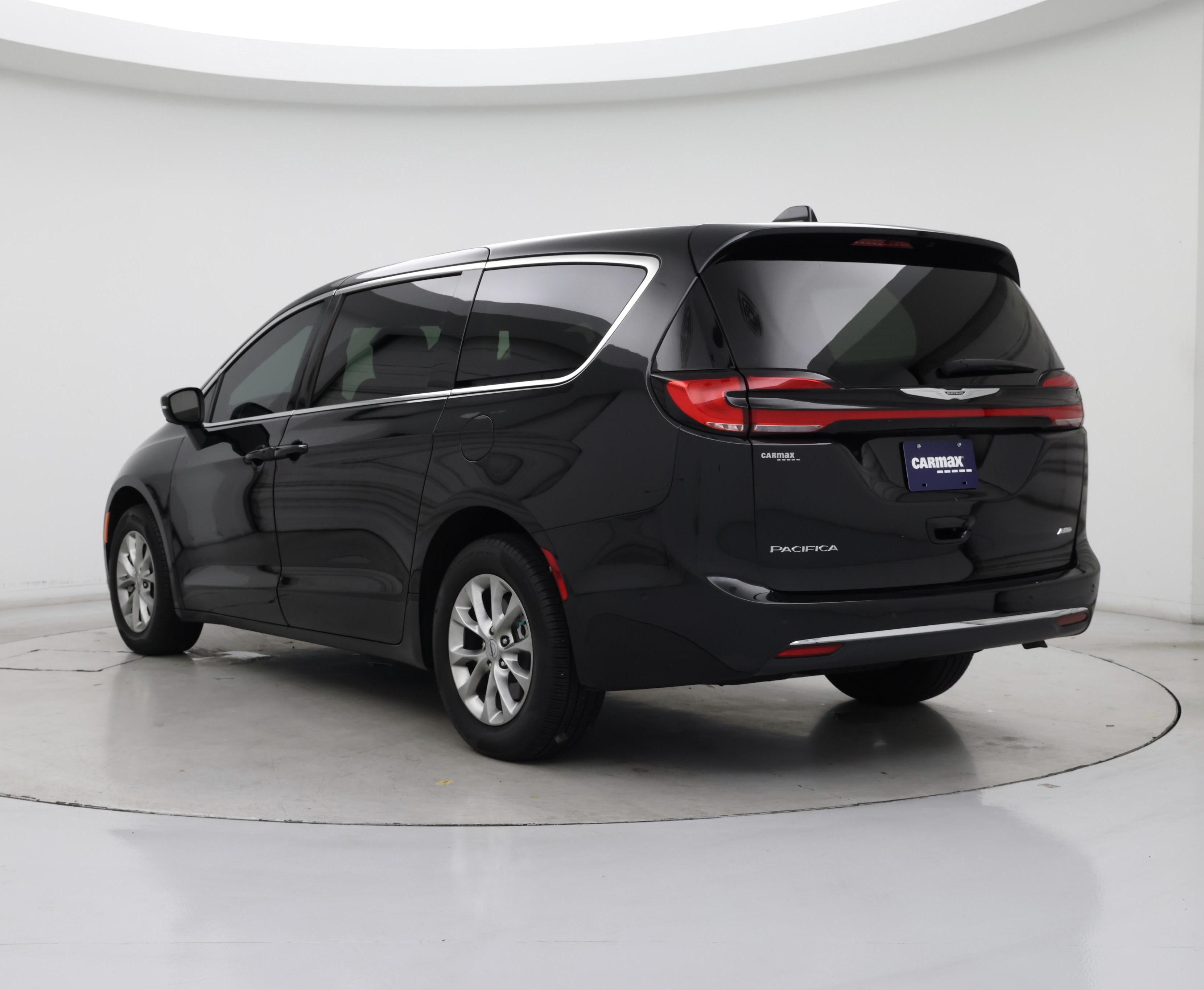 Thumbnail: 2023 Chrysler Pacifica - 2