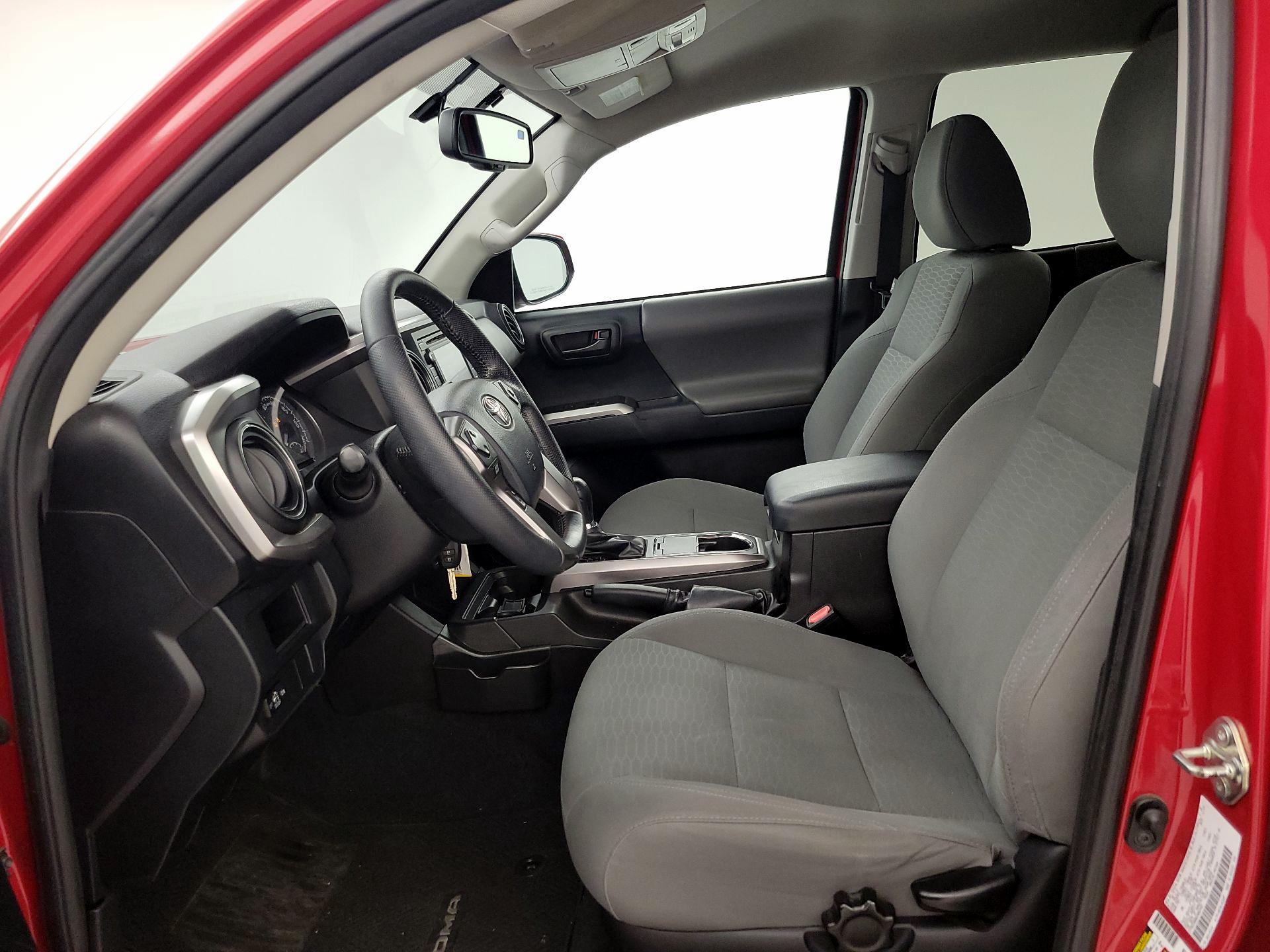 Thumbnail: 2016 Toyota Tacoma - 11