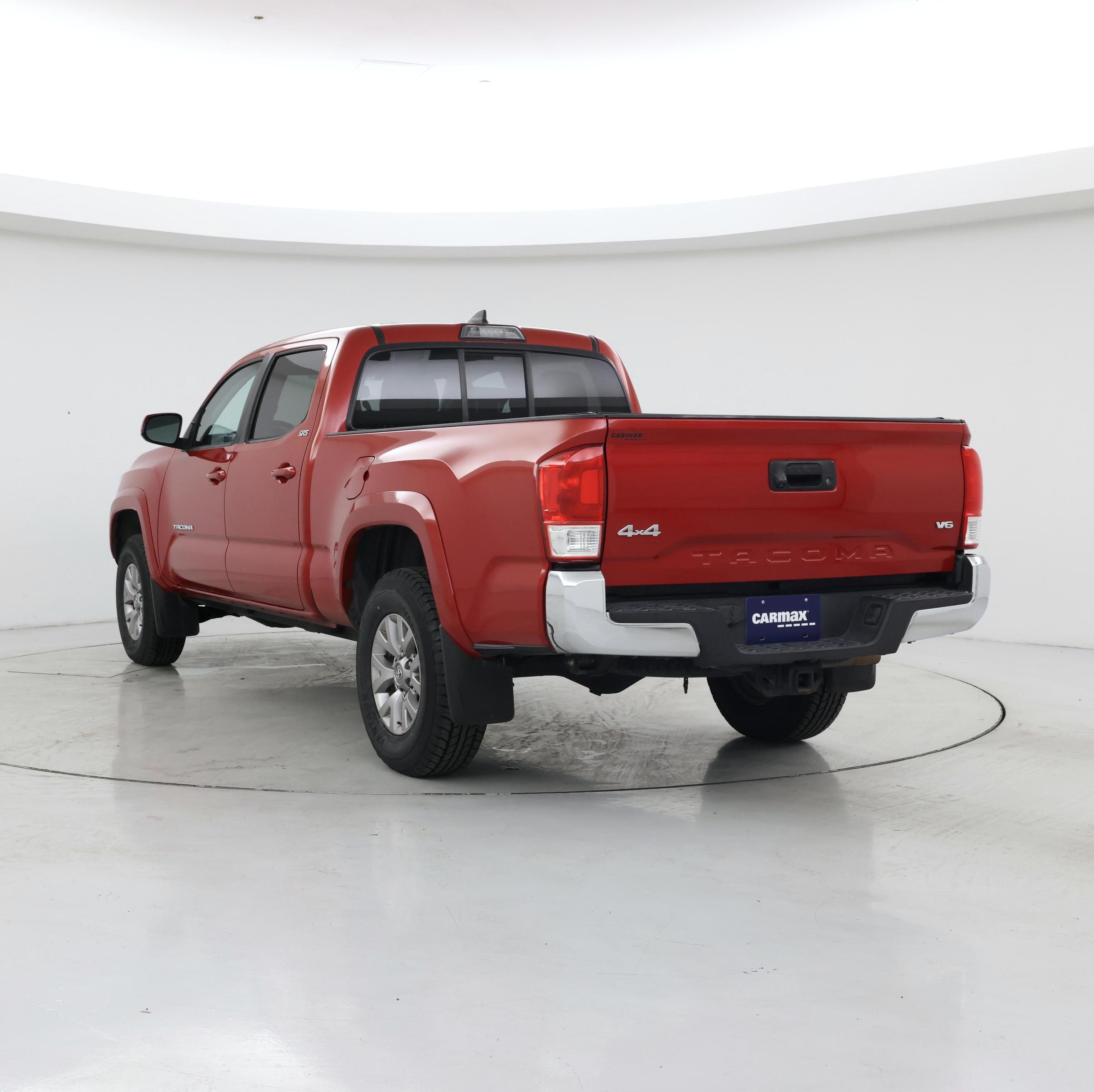 Thumbnail: 2016 Toyota Tacoma - 2