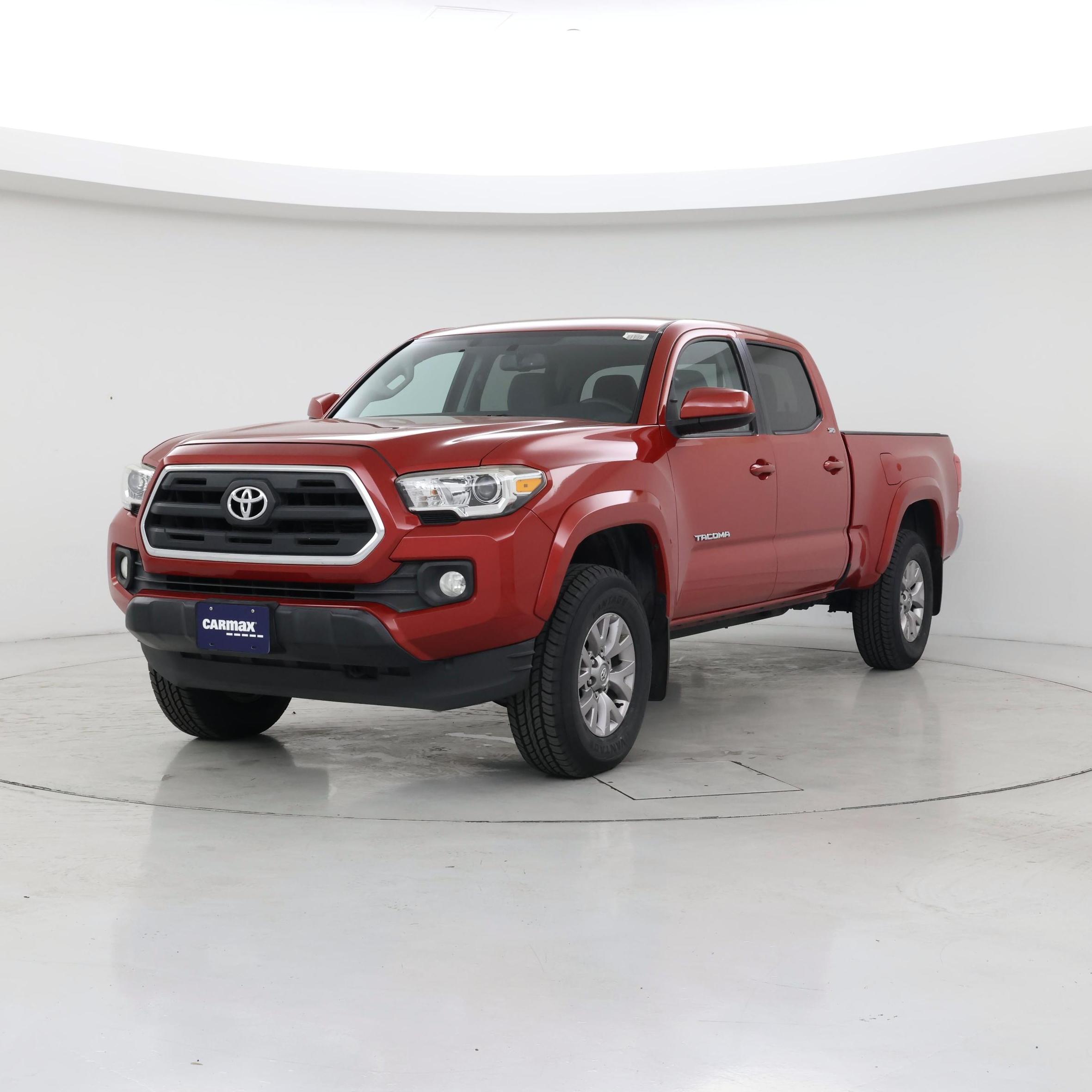 Thumbnail: 2016 Toyota Tacoma - 4