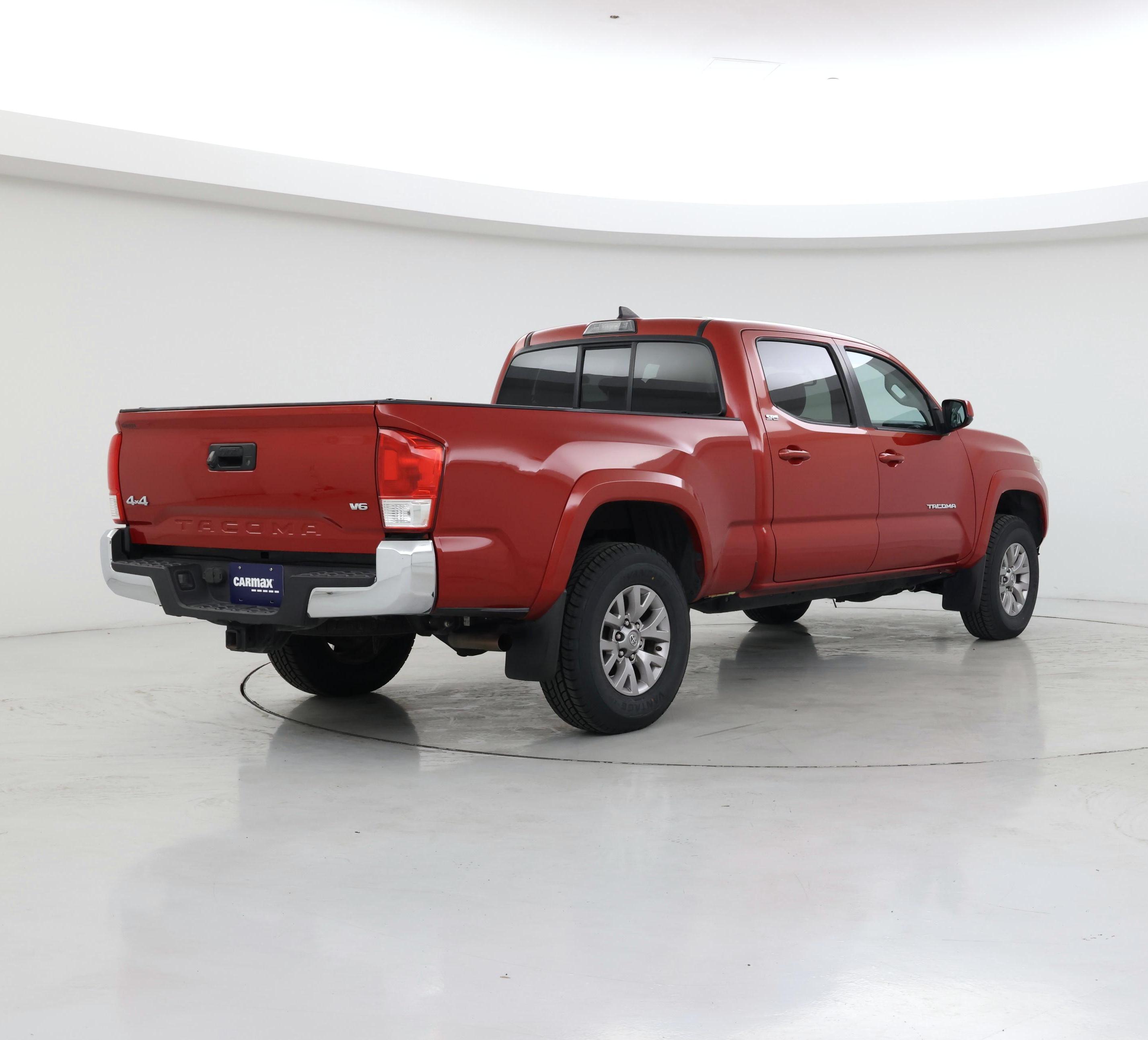 Thumbnail: 2016 Toyota Tacoma - 8