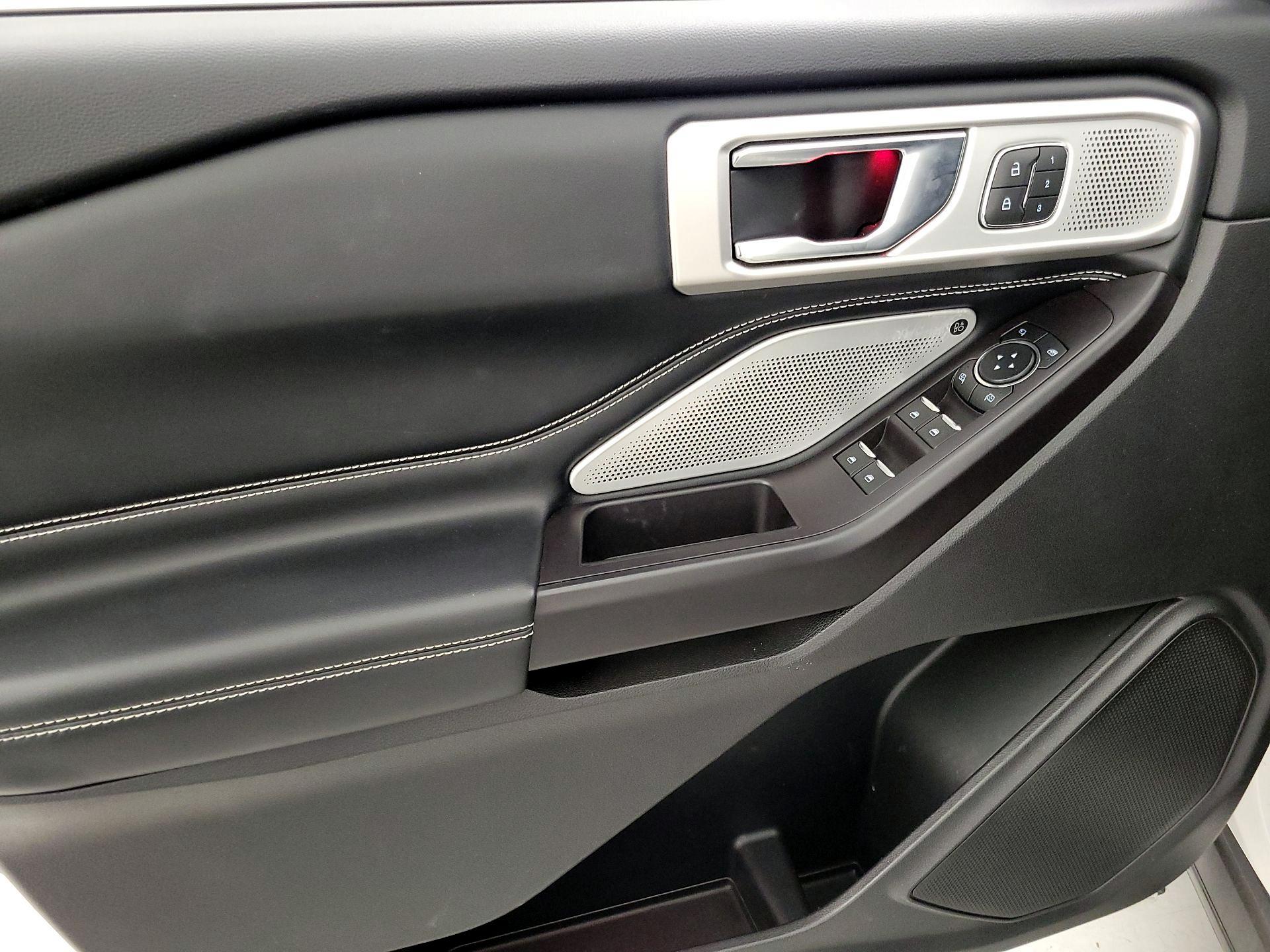 Thumbnail: 2020 Ford Explorer - 12