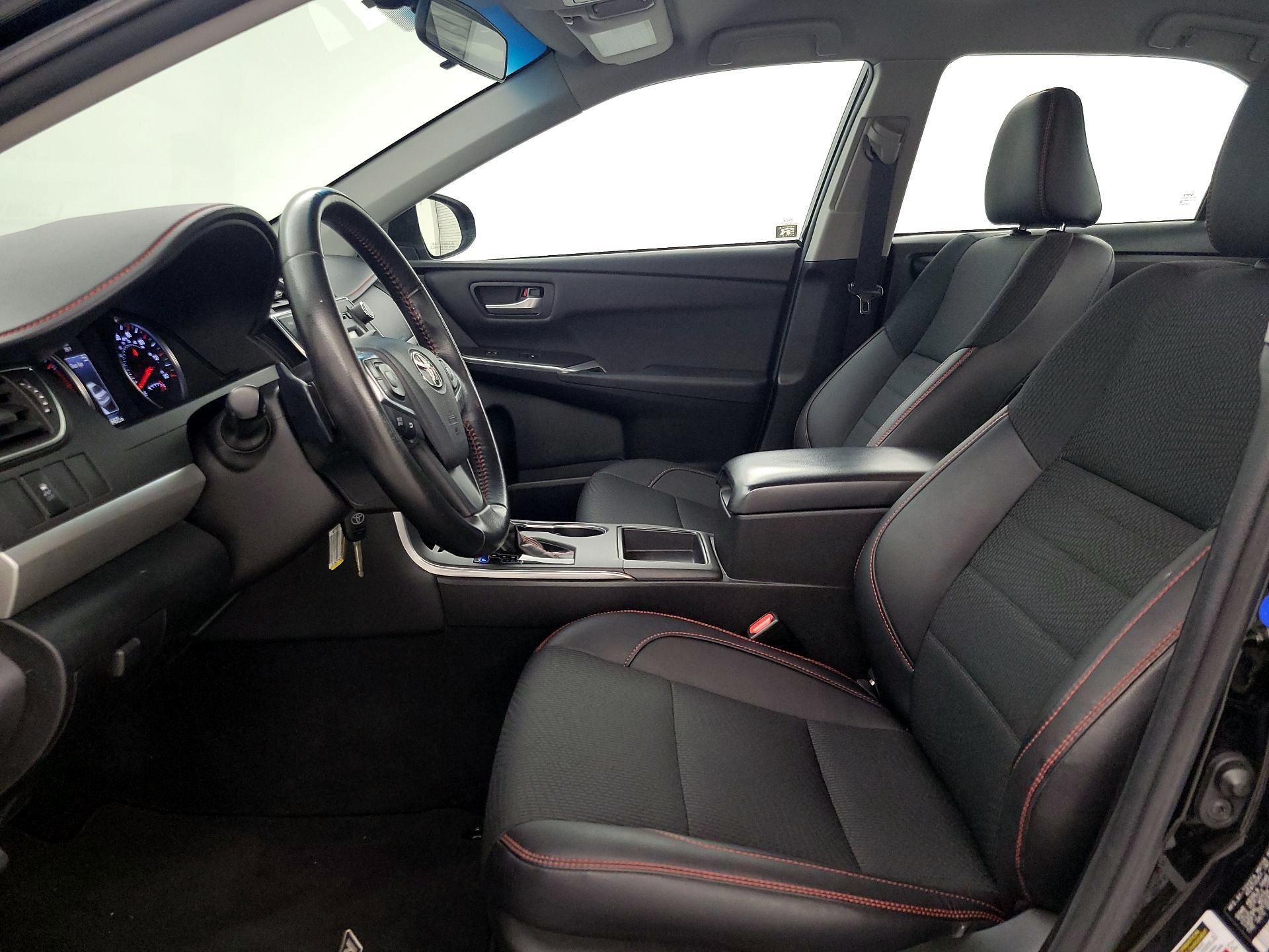 Thumbnail: 2016 Toyota Camry - 11