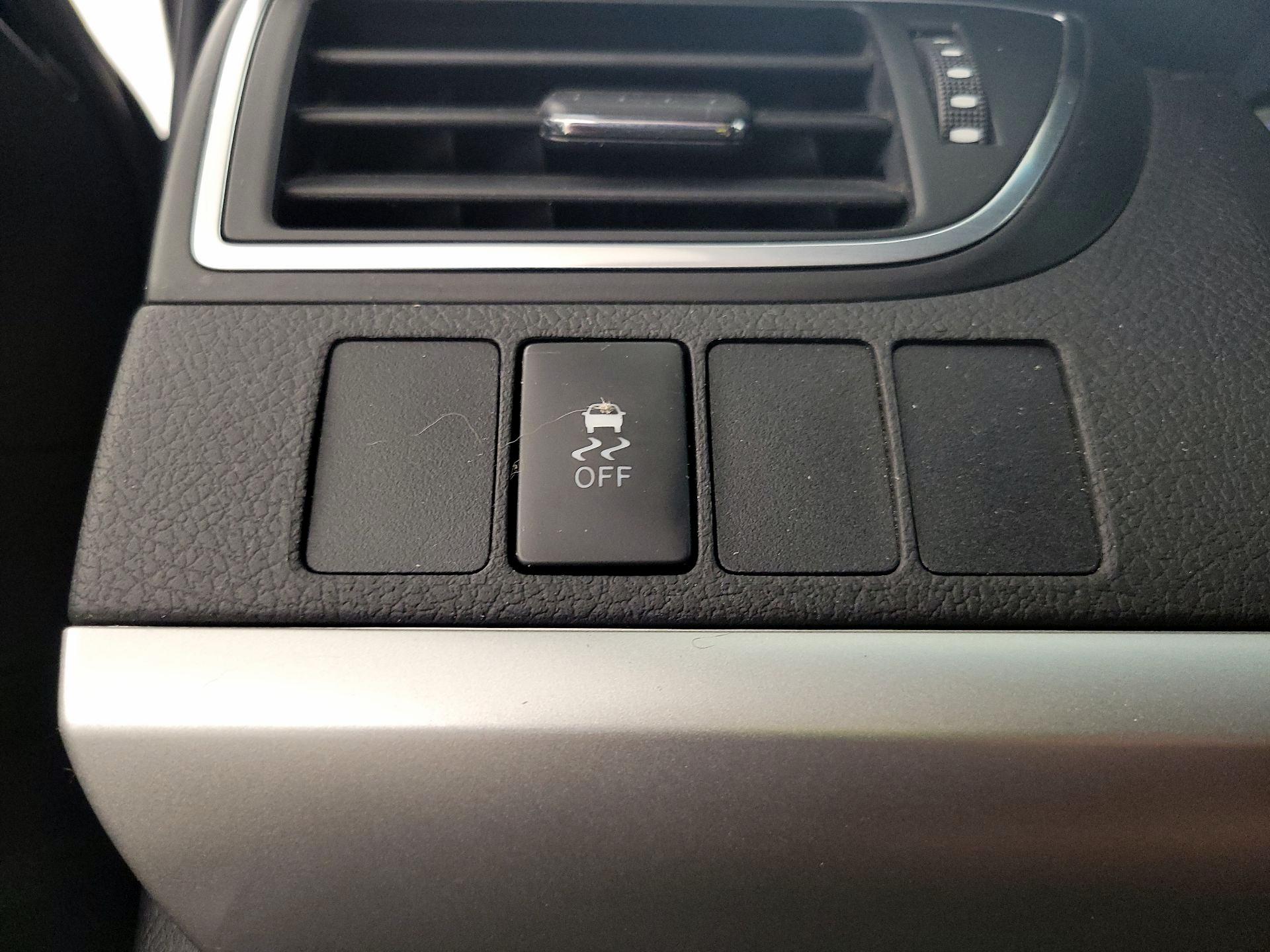 Thumbnail: 2016 Toyota Camry - 13