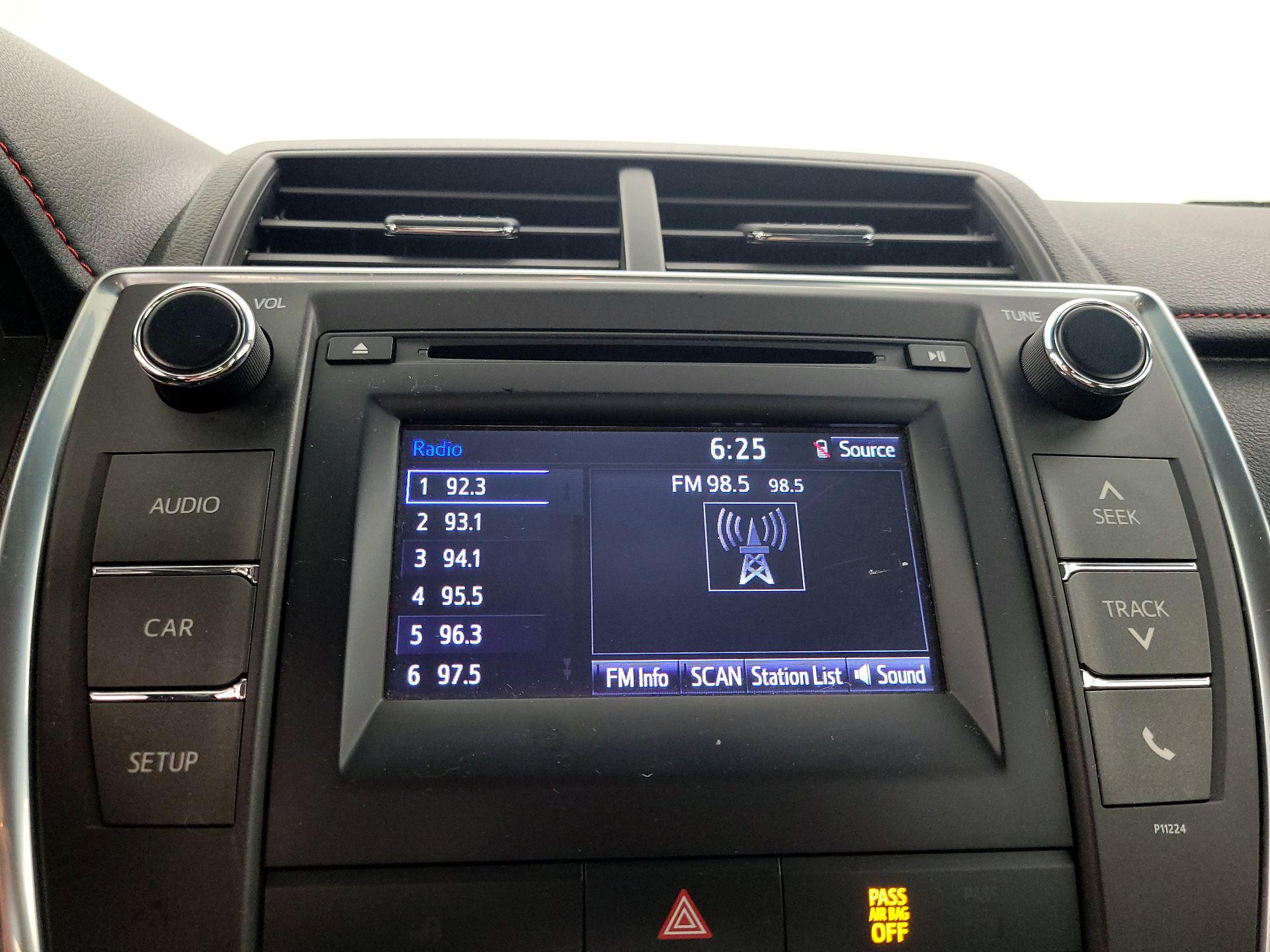 Thumbnail: 2016 Toyota Camry - 15
