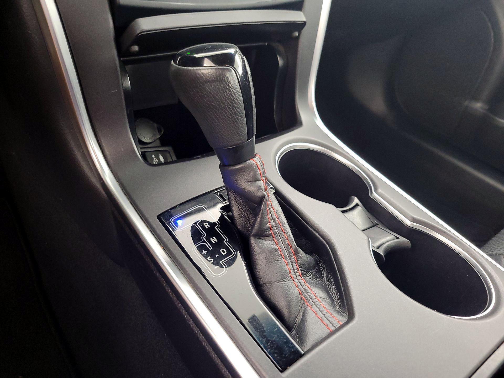 Thumbnail: 2016 Toyota Camry - 17