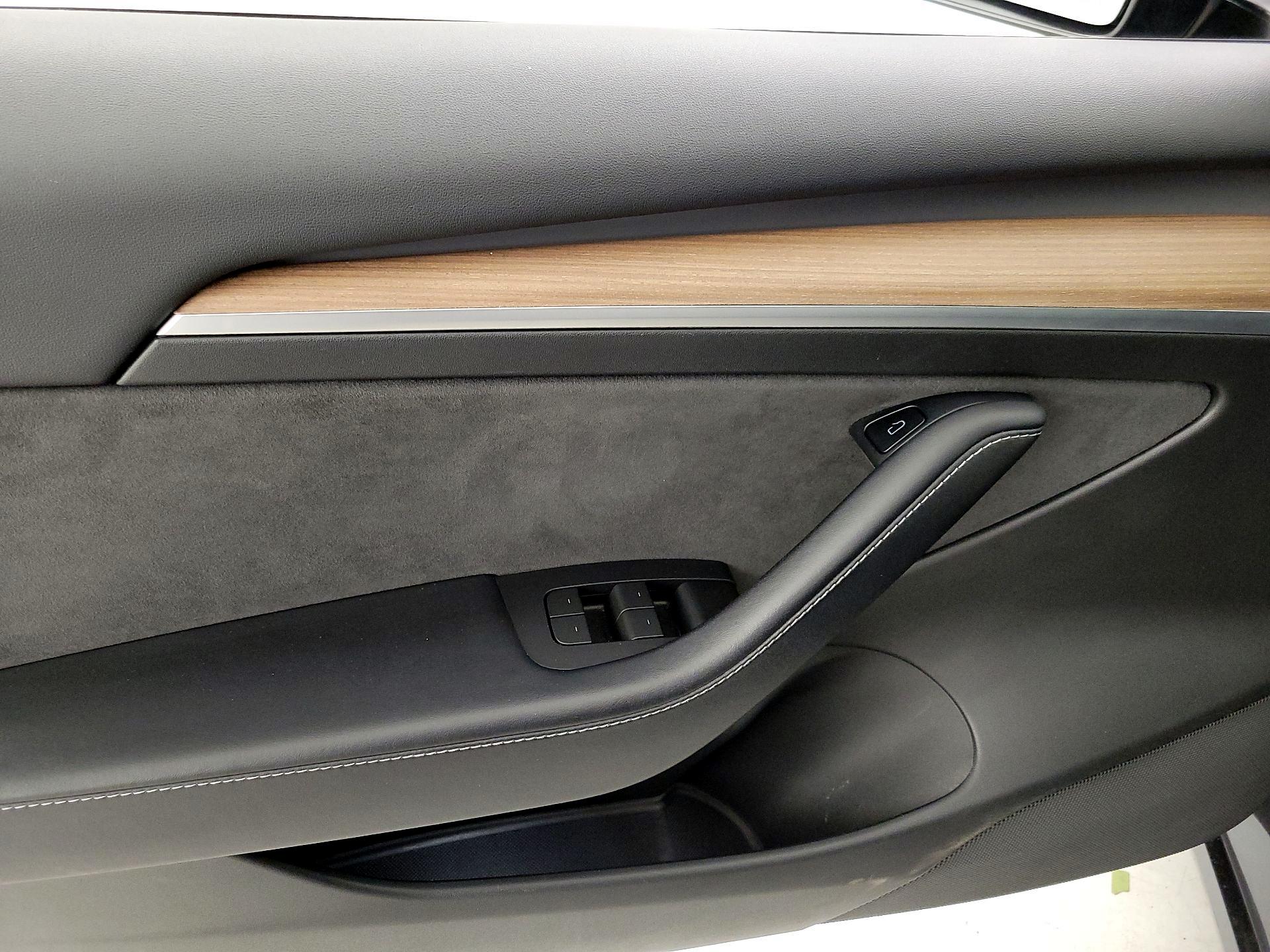 Thumbnail: 2022 Tesla Model 3 - 12