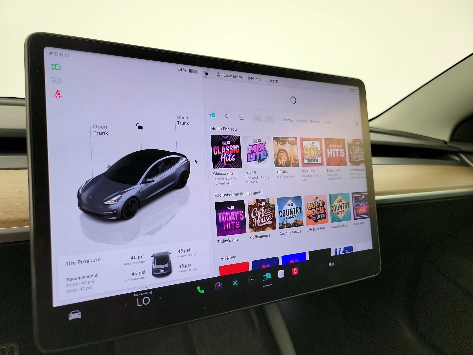 Thumbnail: 2022 Tesla Model 3 - 15