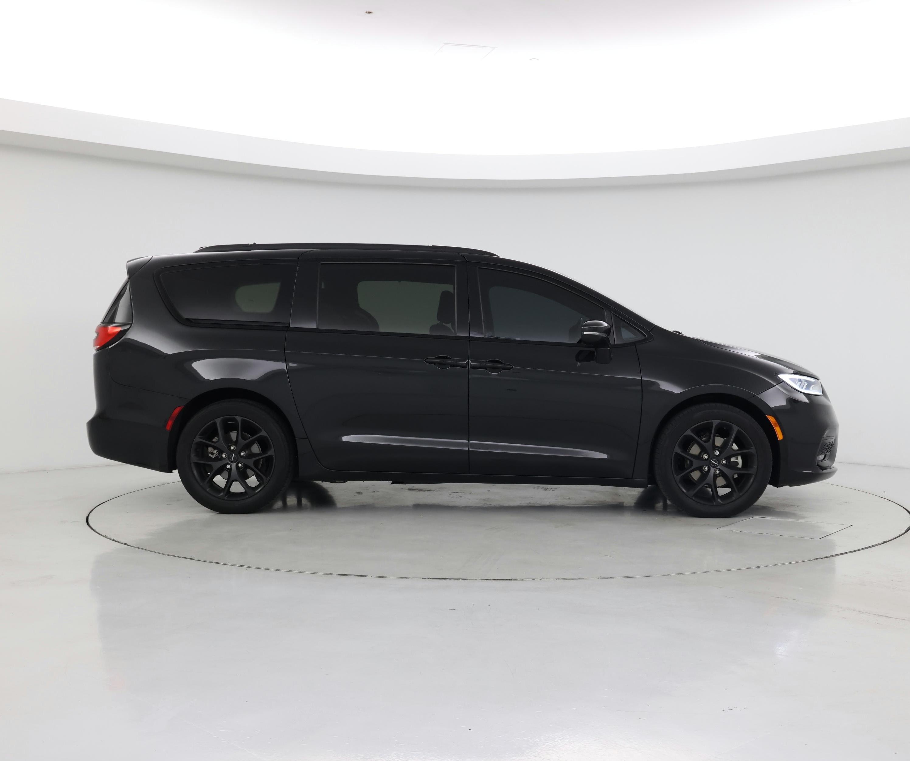 Thumbnail: 2021 Chrysler Pacifica - 7