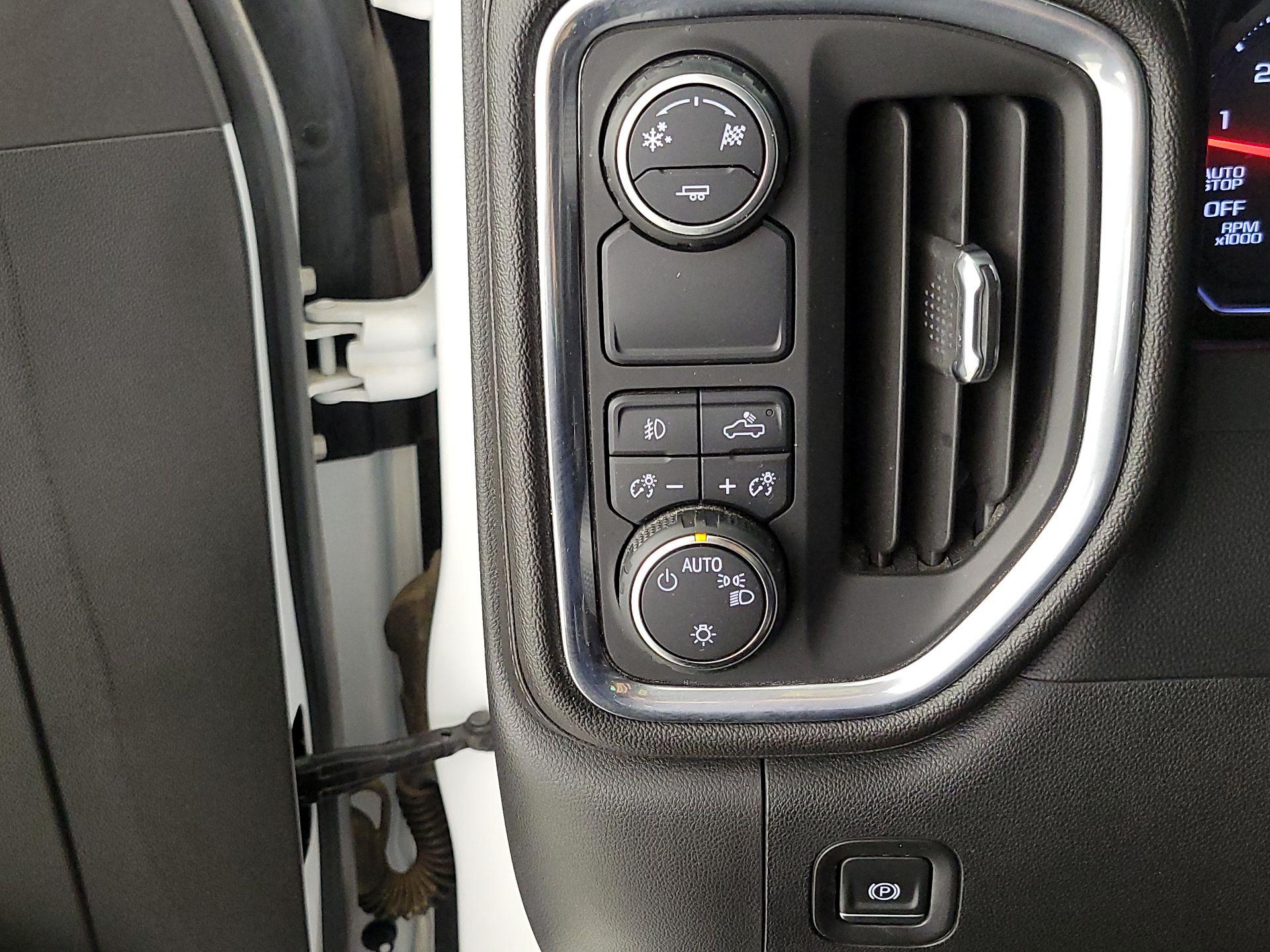 Thumbnail: 2019 Chevrolet Silverado 1500 - 13