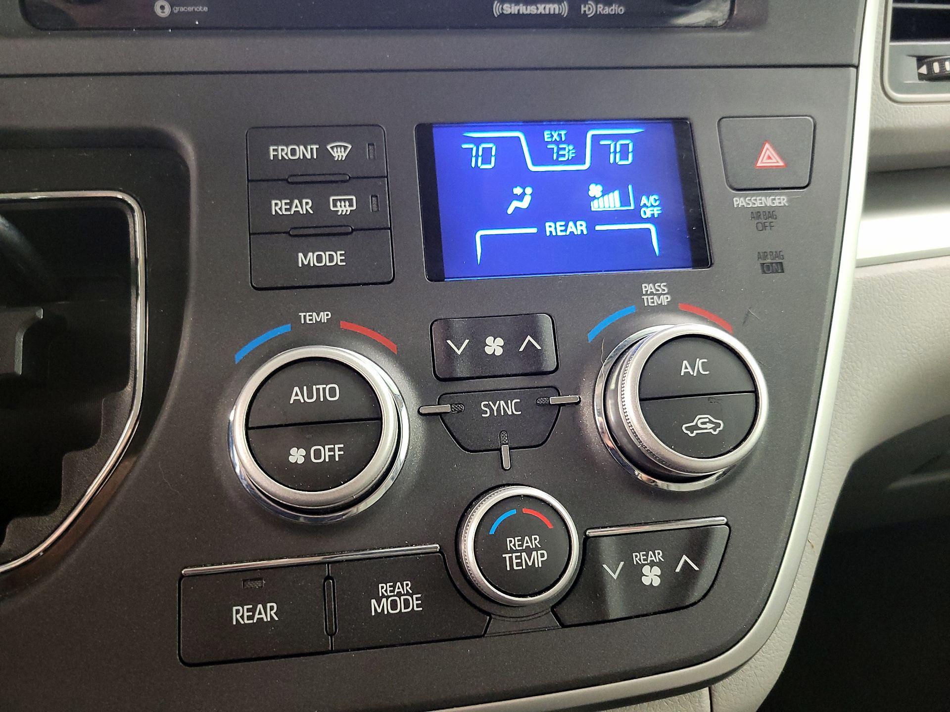 Thumbnail: 2020 Toyota Sienna - 16