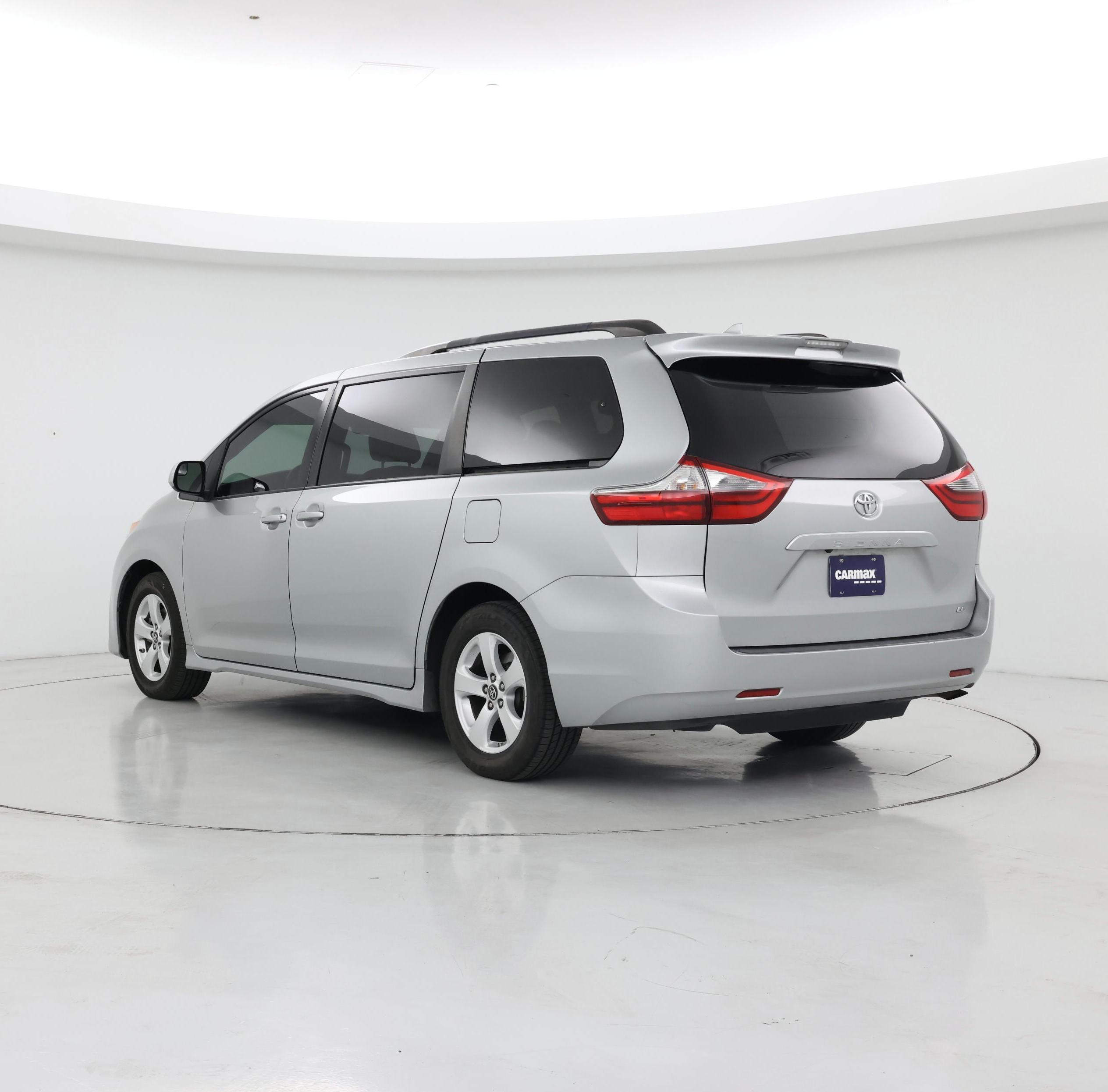 Thumbnail: 2020 Toyota Sienna - 2