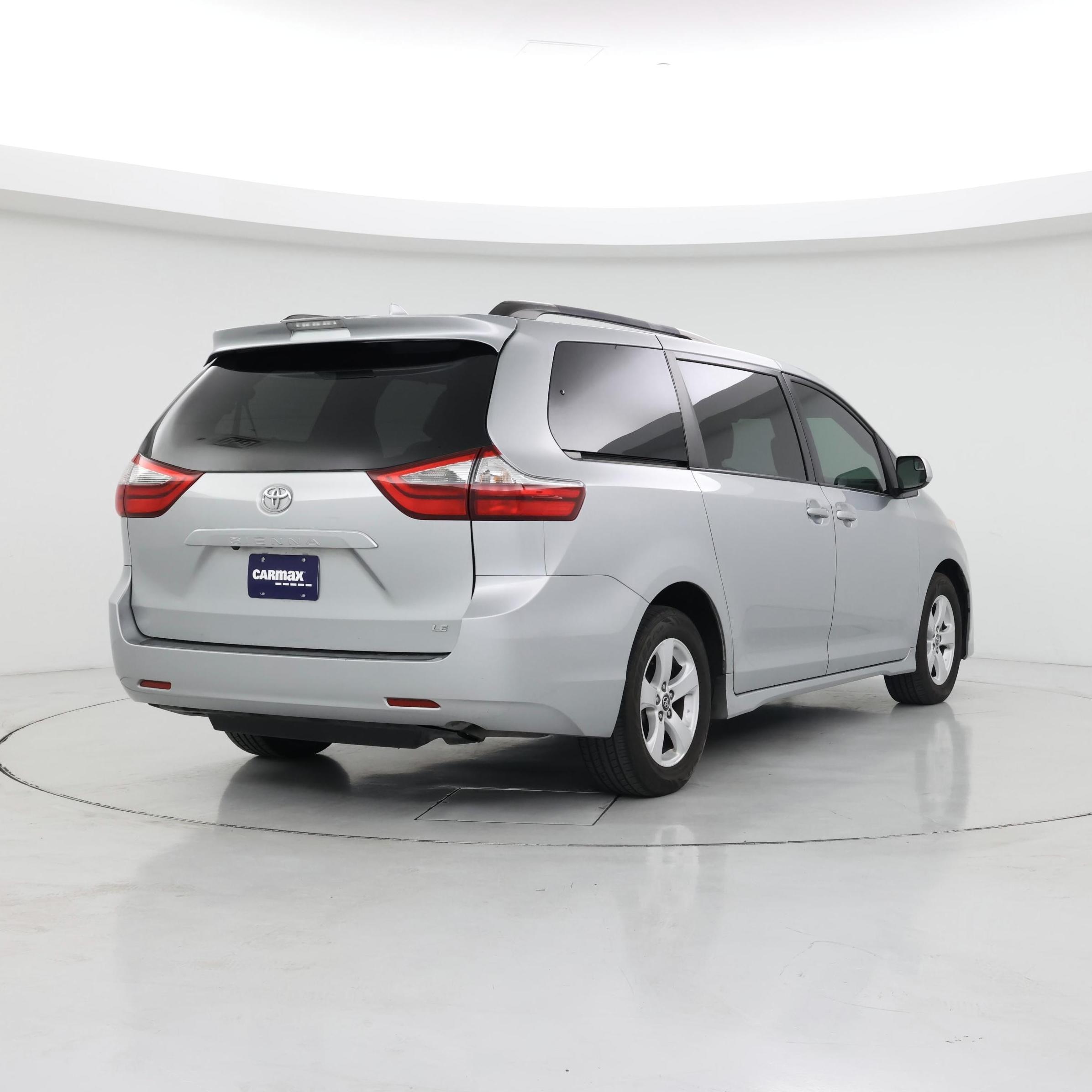 Thumbnail: 2020 Toyota Sienna - 8