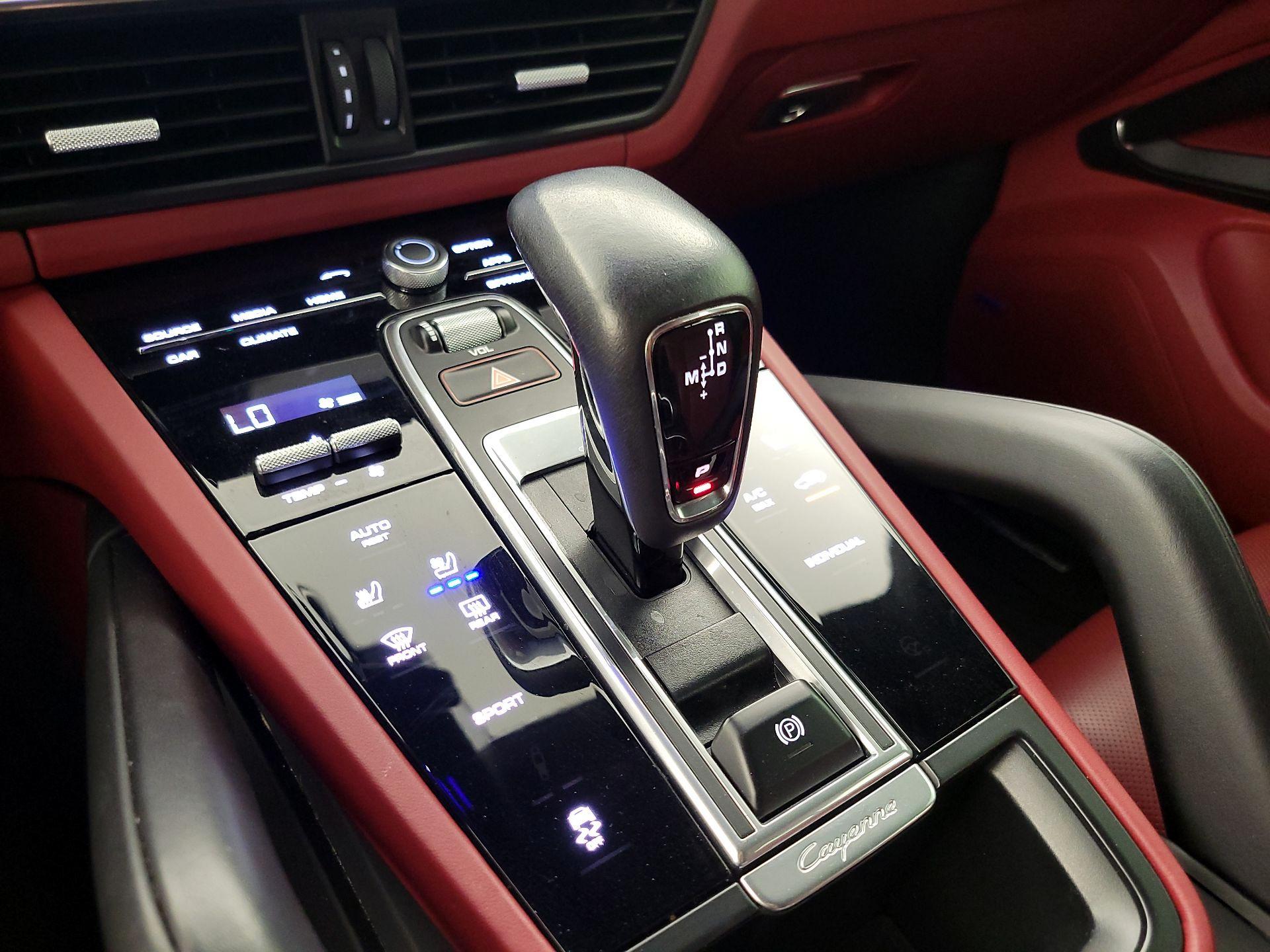 Thumbnail: 2021 Porsche Cayenne - 18