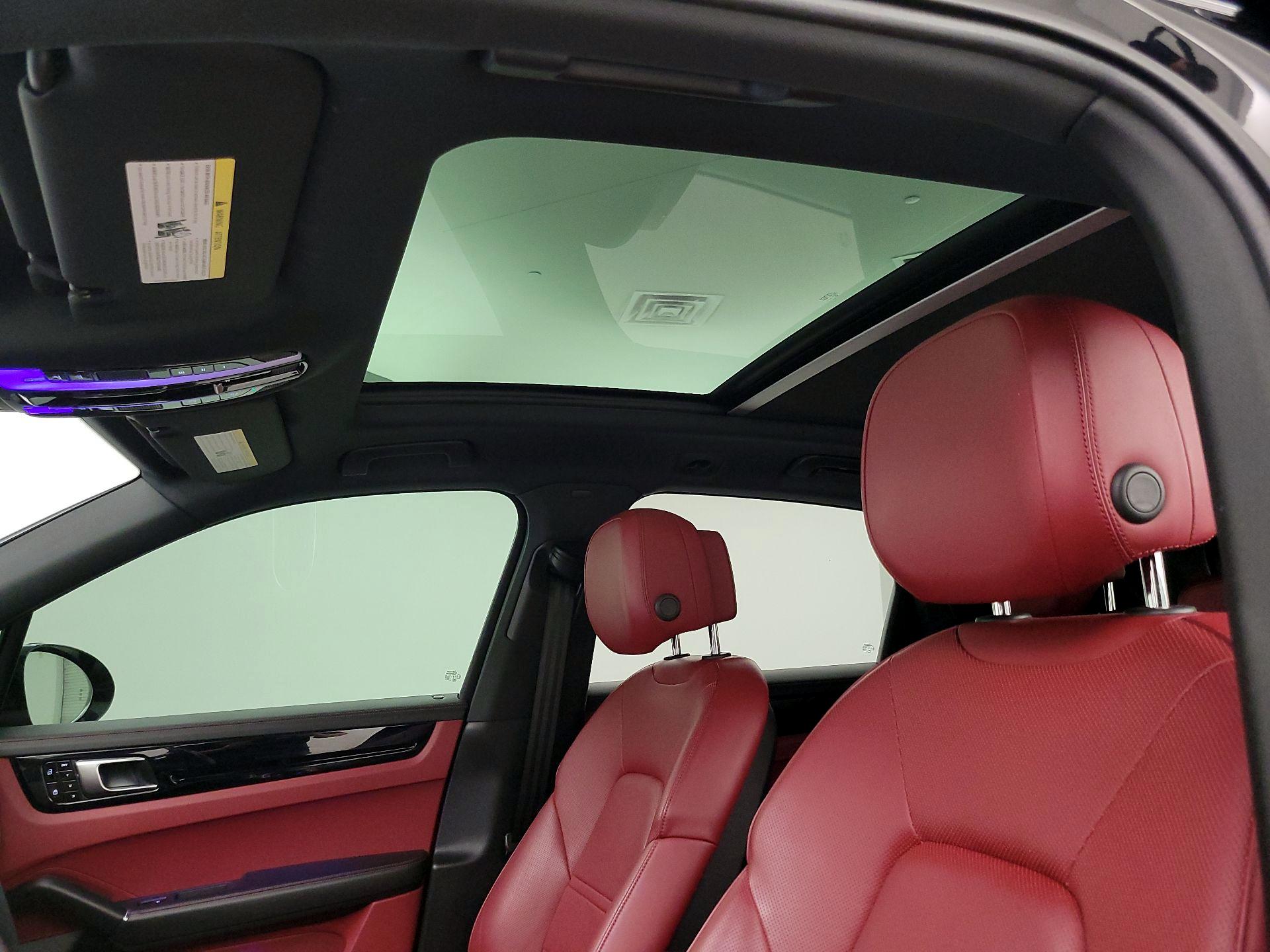 Thumbnail: 2021 Porsche Cayenne - 19