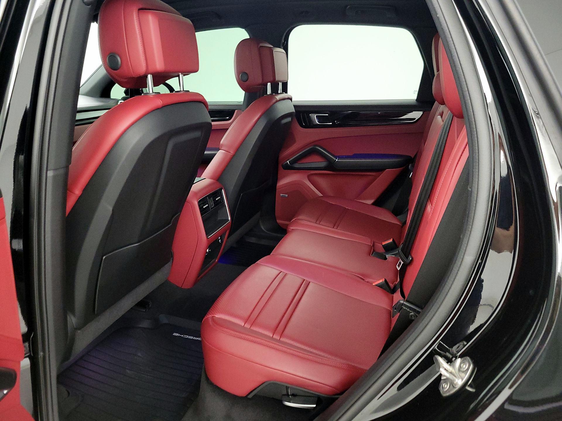 Thumbnail: 2021 Porsche Cayenne - 20