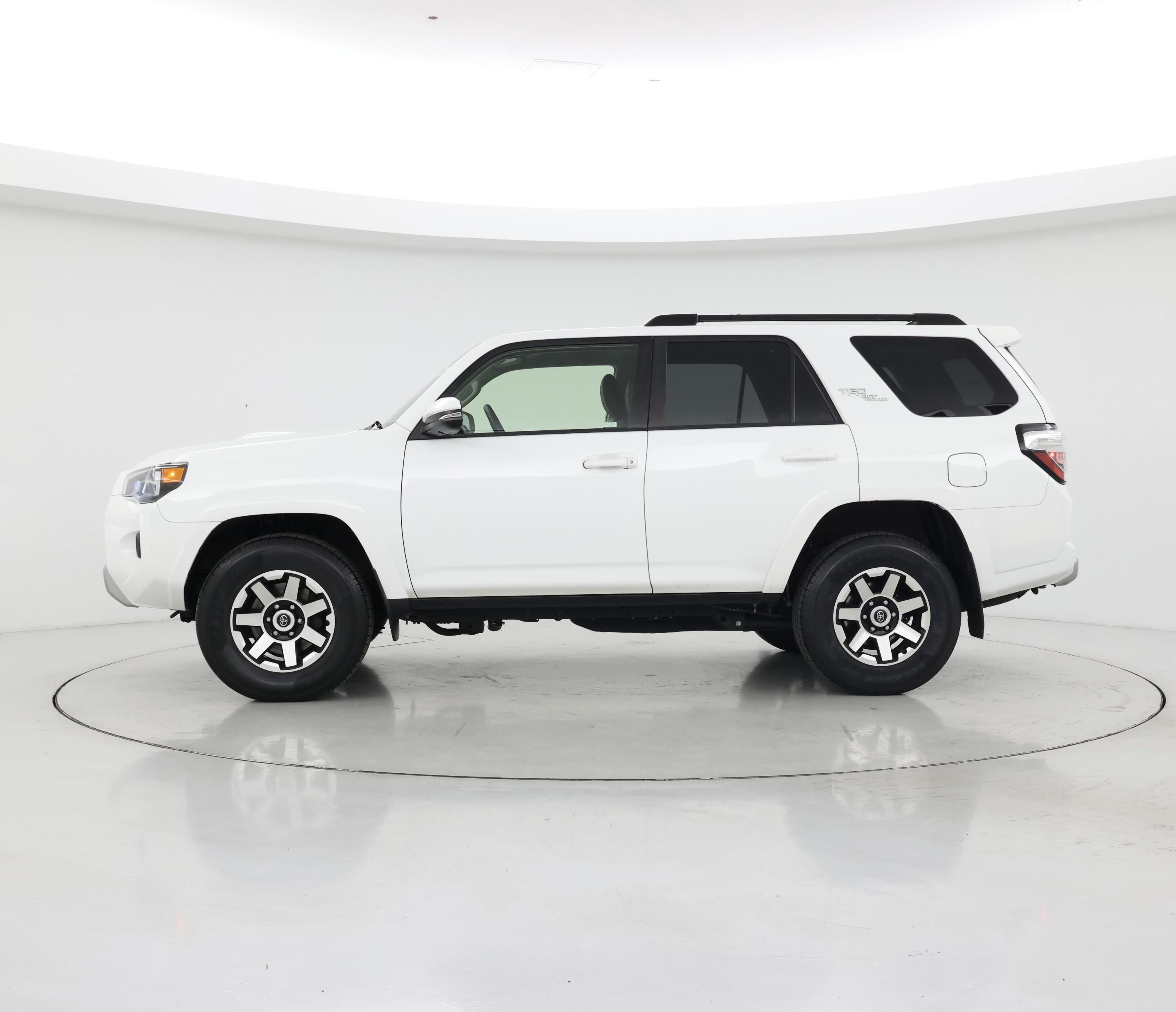 Thumbnail: 2021 Toyota 4Runner - 3