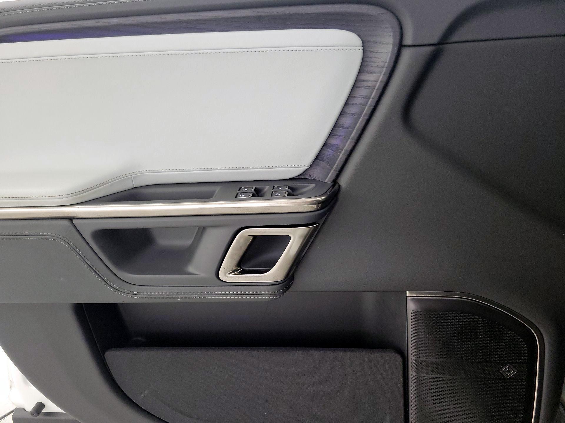 Thumbnail: 2024 Rivian R1S - 12