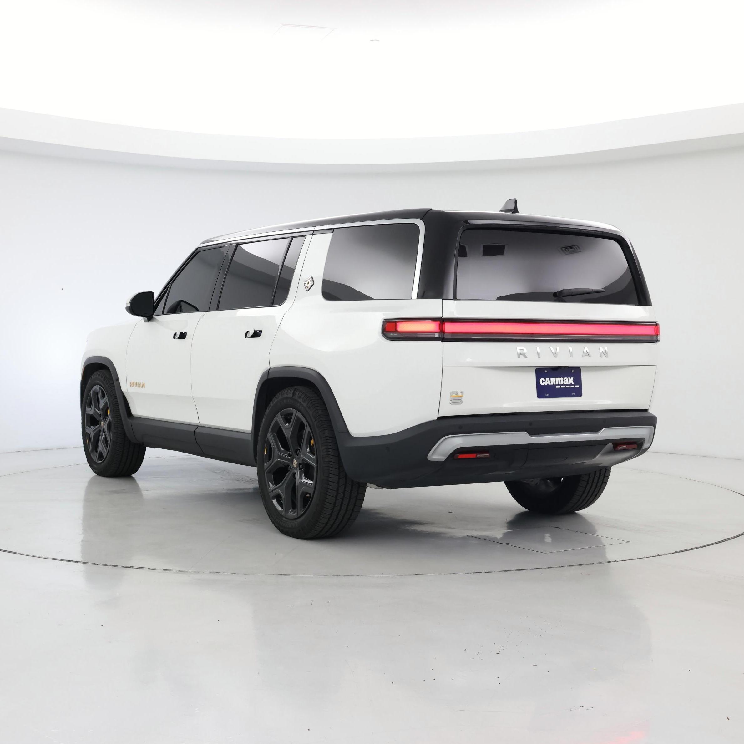 Thumbnail: 2024 Rivian R1S - 2