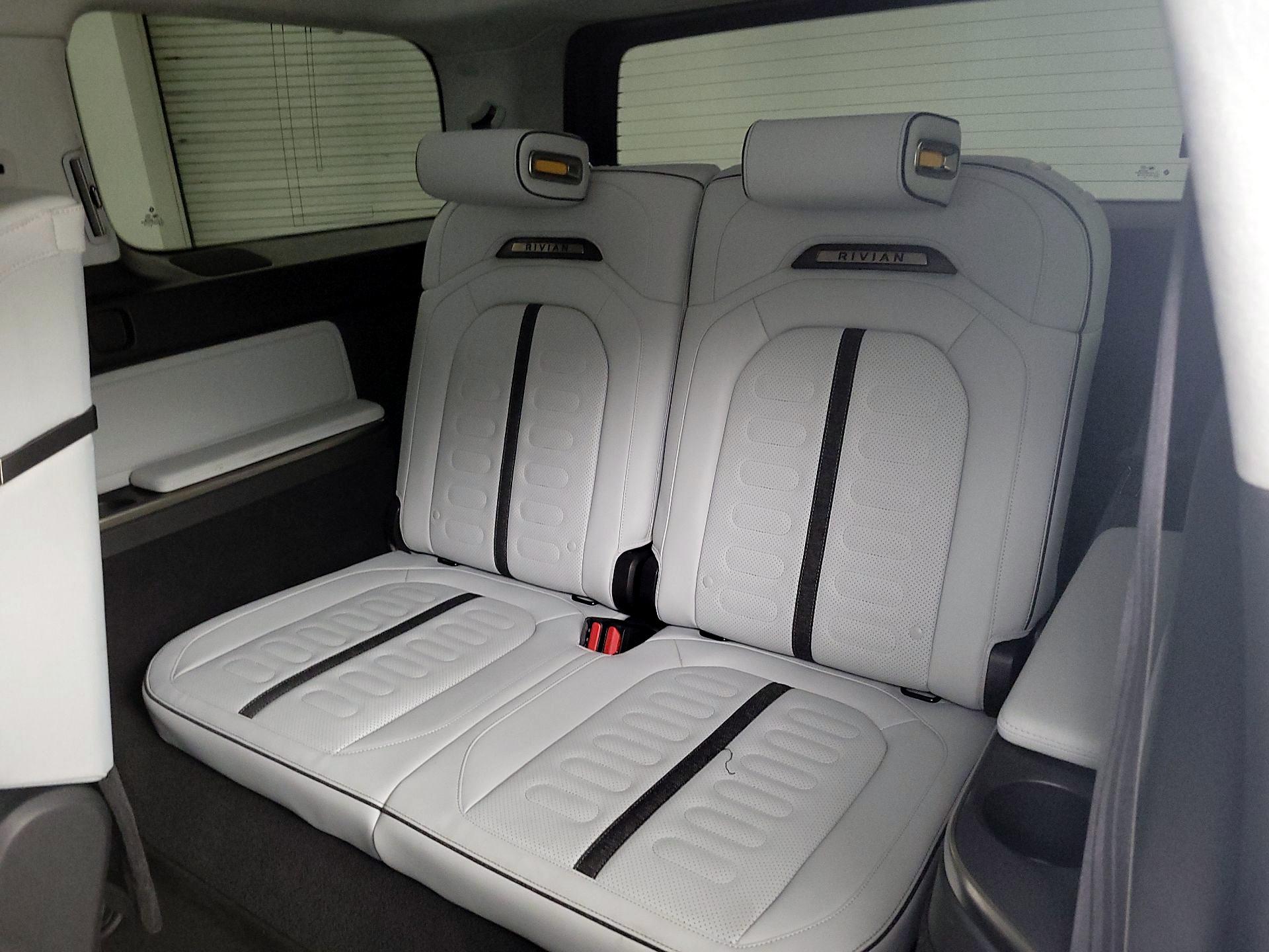 Thumbnail: 2024 Rivian R1S - 20
