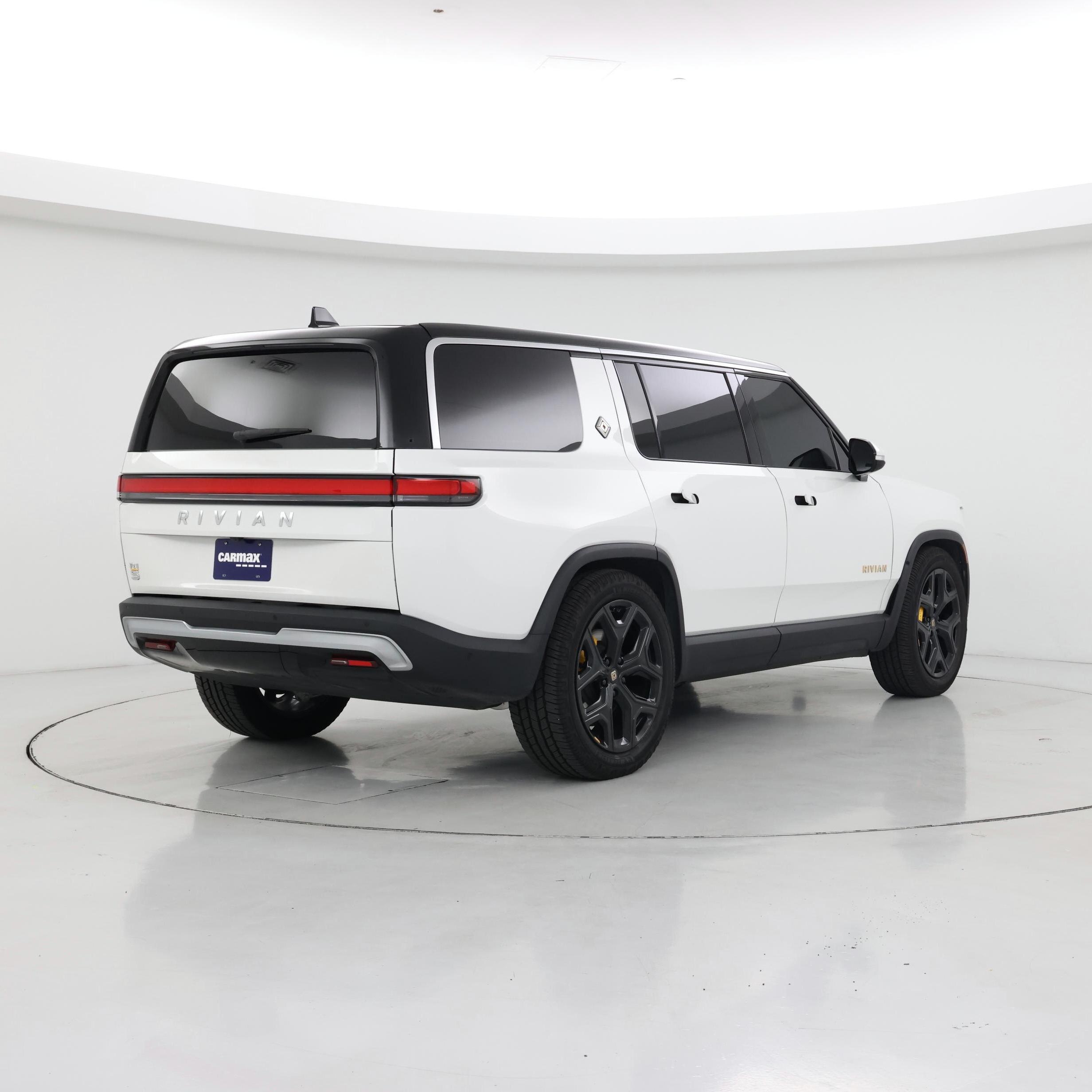 Thumbnail: 2024 Rivian R1S - 8