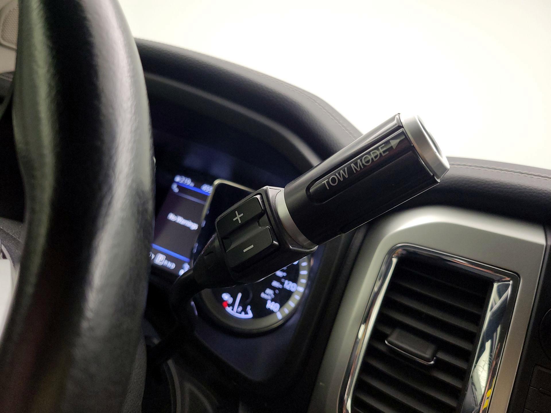 Thumbnail: 2019 Nissan Titan - 18
