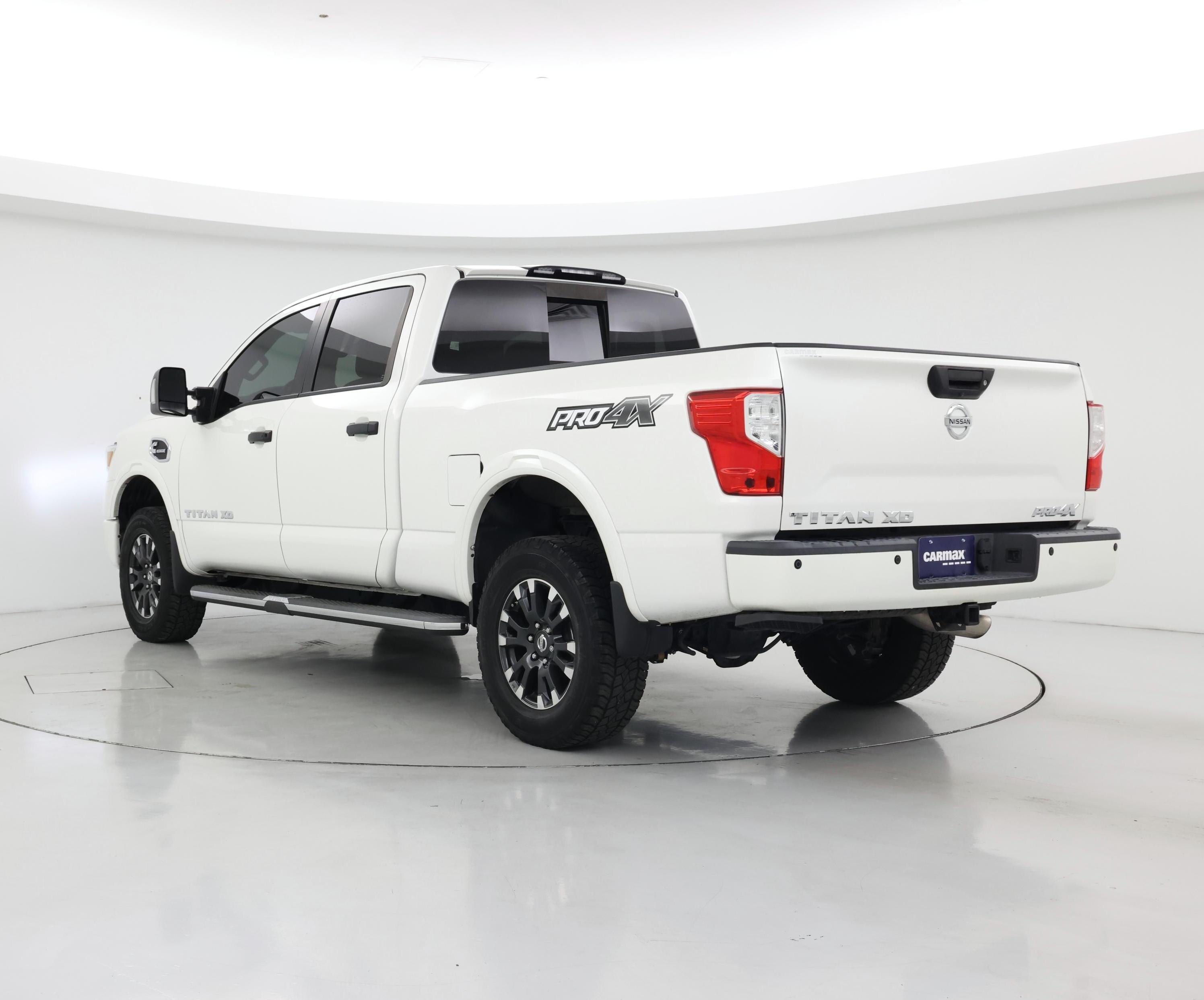 Thumbnail: 2019 Nissan Titan - 2