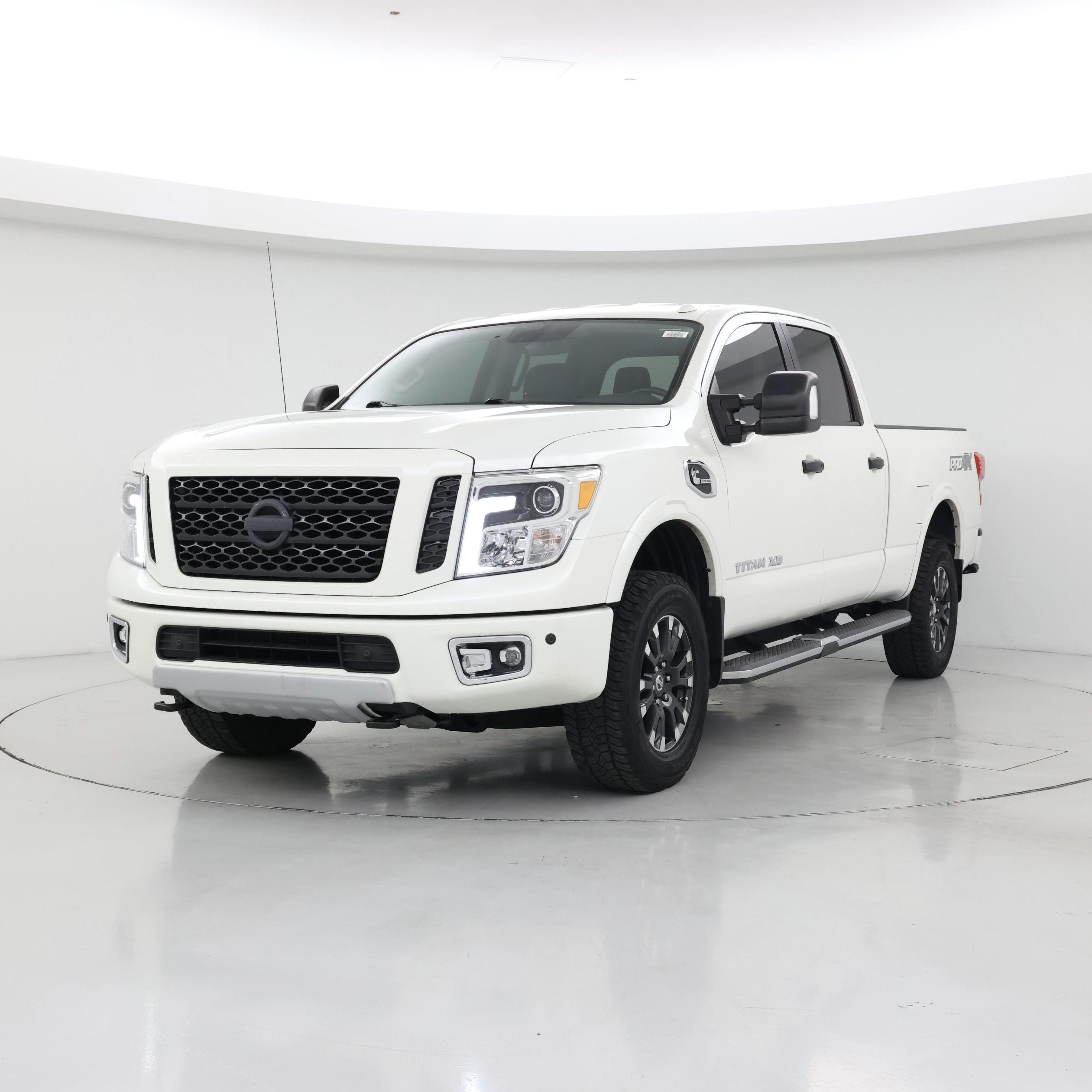 Thumbnail: 2019 Nissan Titan - 4
