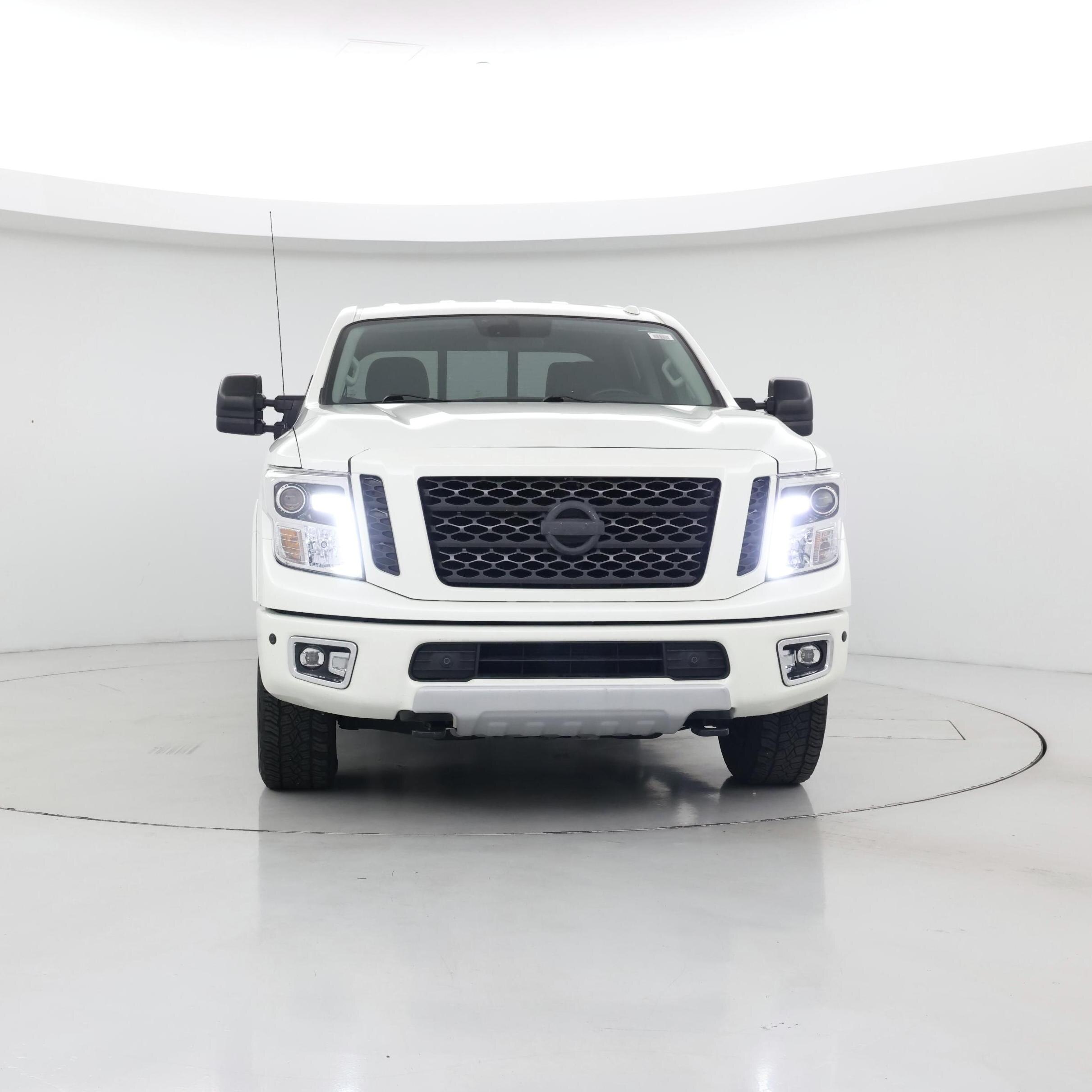 Thumbnail: 2019 Nissan Titan - 5