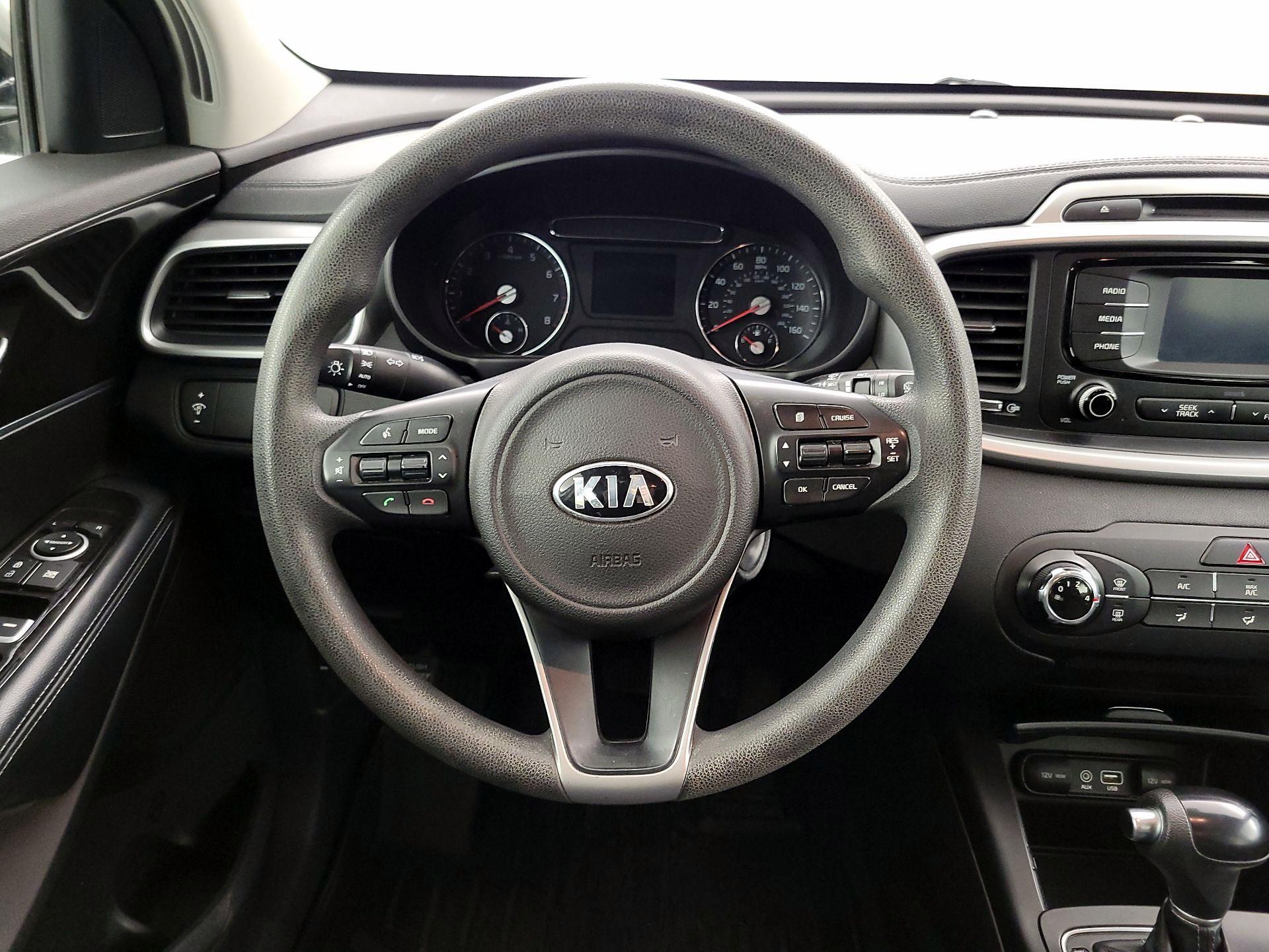 Thumbnail: 2017 Kia Sorento - 10