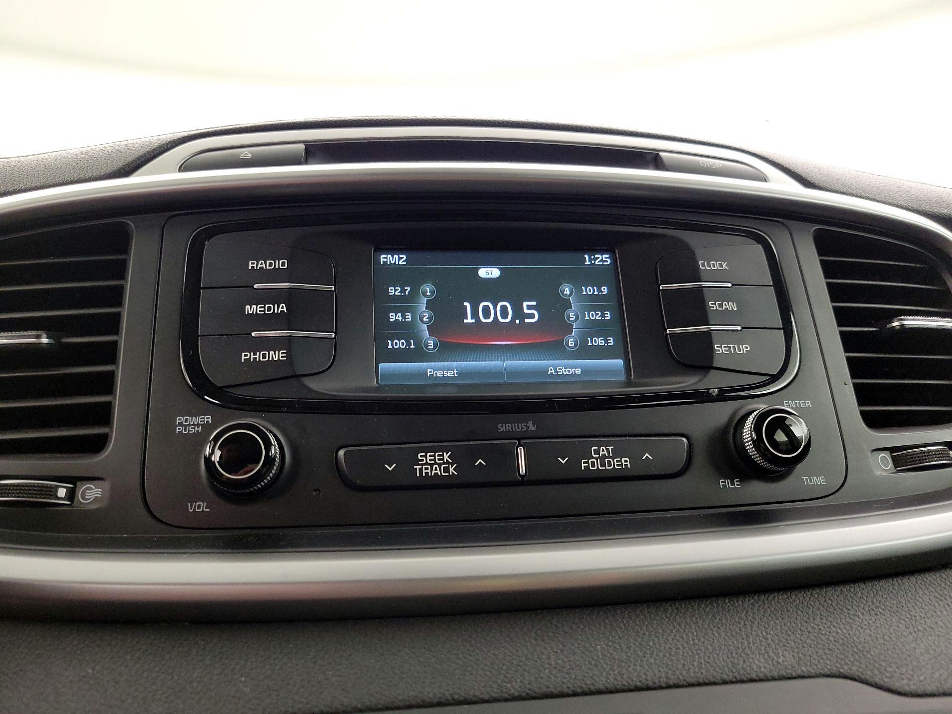 Thumbnail: 2017 Kia Sorento - 15