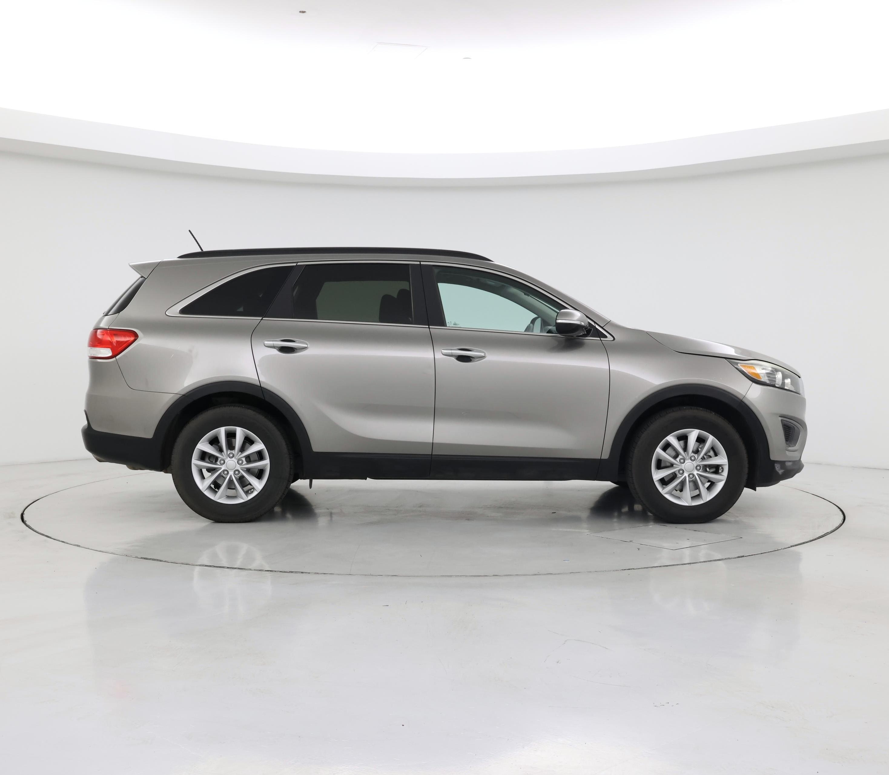 Thumbnail: 2017 Kia Sorento - 7