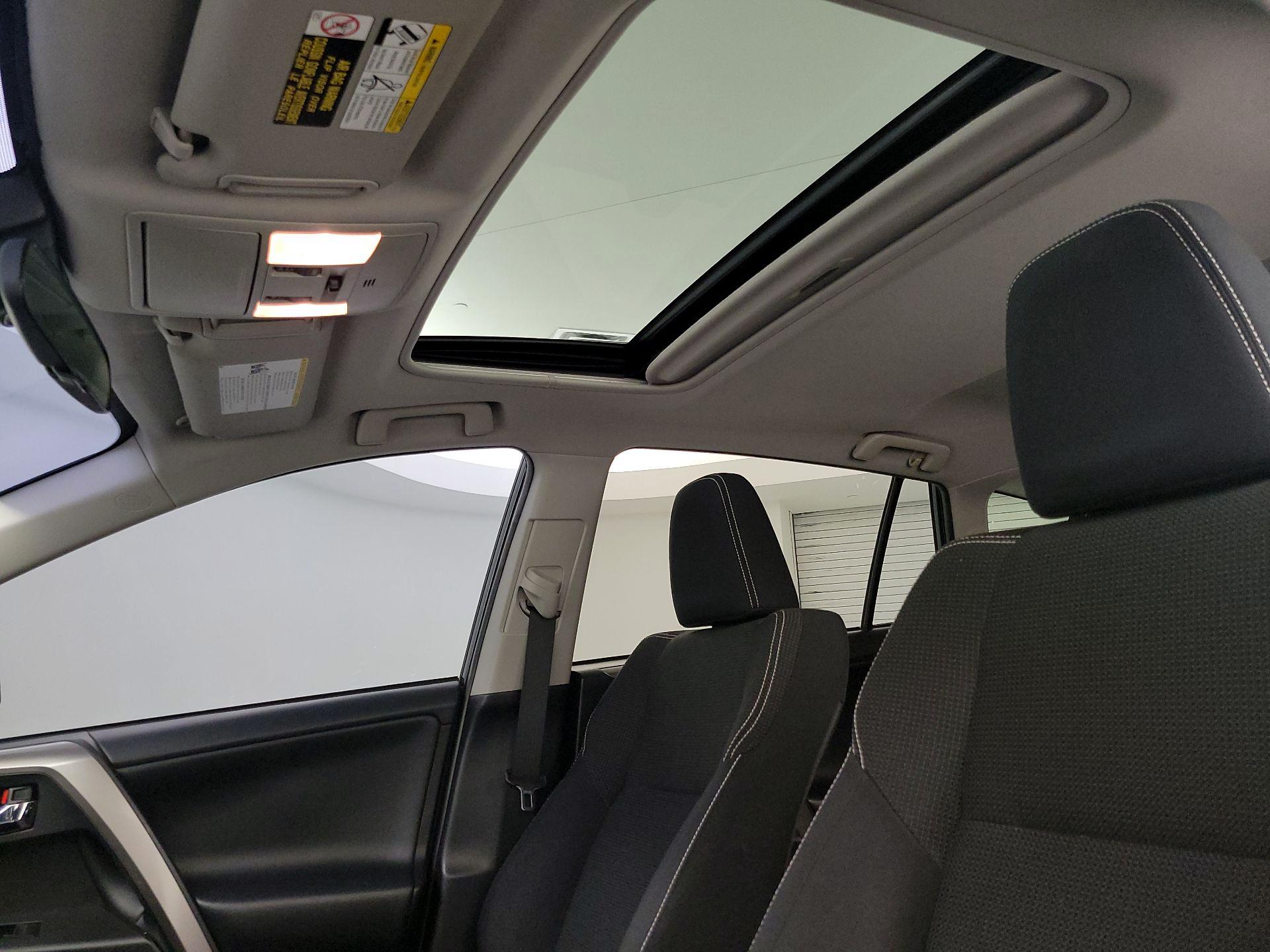 Thumbnail: 2017 Toyota RAV4 - 19