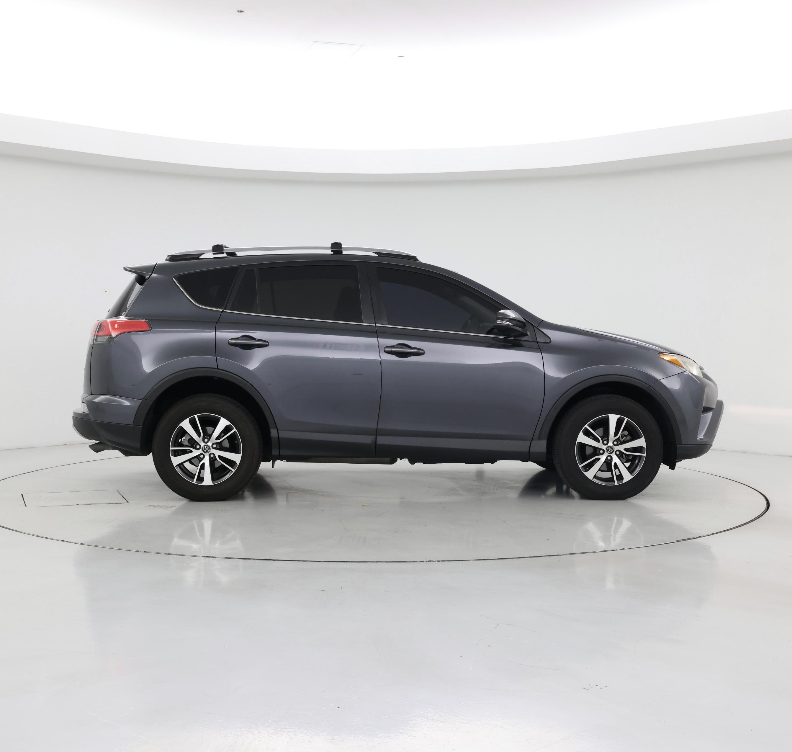 Thumbnail: 2017 Toyota RAV4 - 7