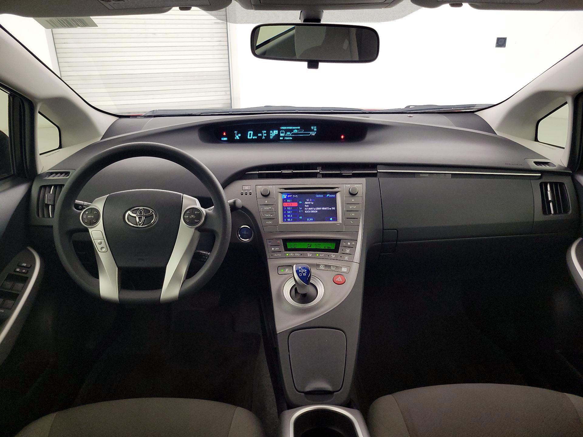 Thumbnail: 2015 Toyota Prius - 9