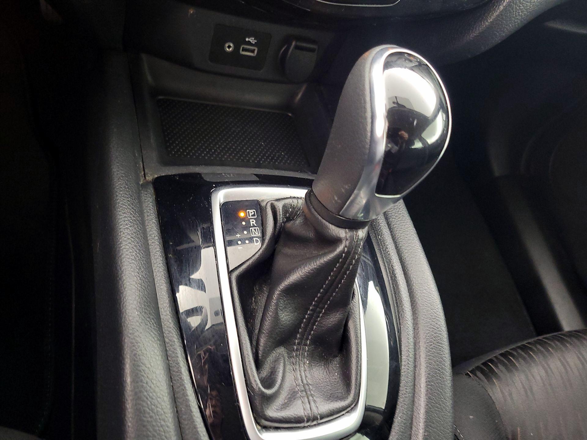 Thumbnail: 2018 Nissan Rogue - 17