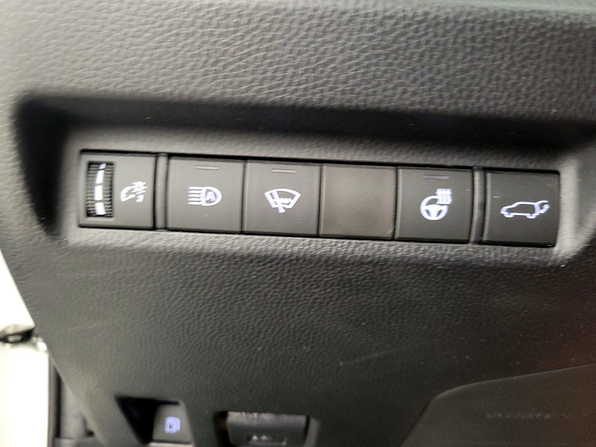 Thumbnail: 2019 Toyota RAV4 - 13