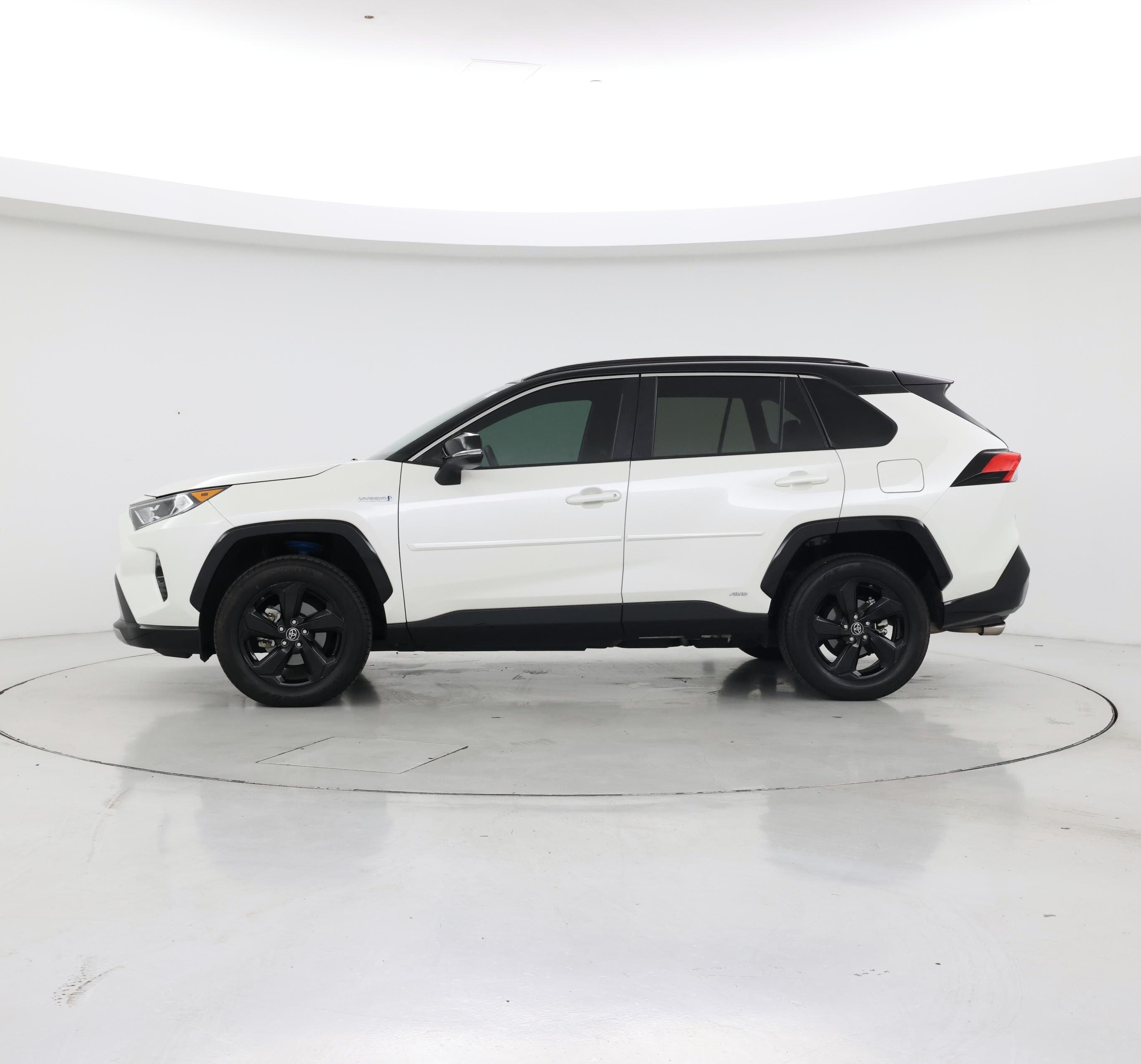 Thumbnail: 2019 Toyota RAV4 - 3