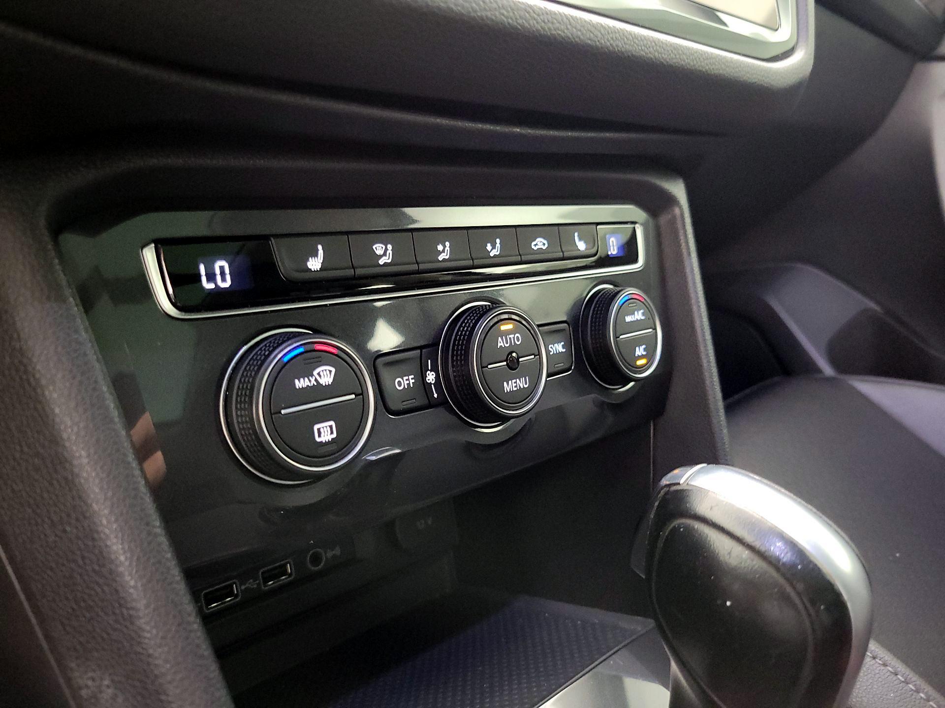 Thumbnail: 2019 Volkswagen Tiguan - 17