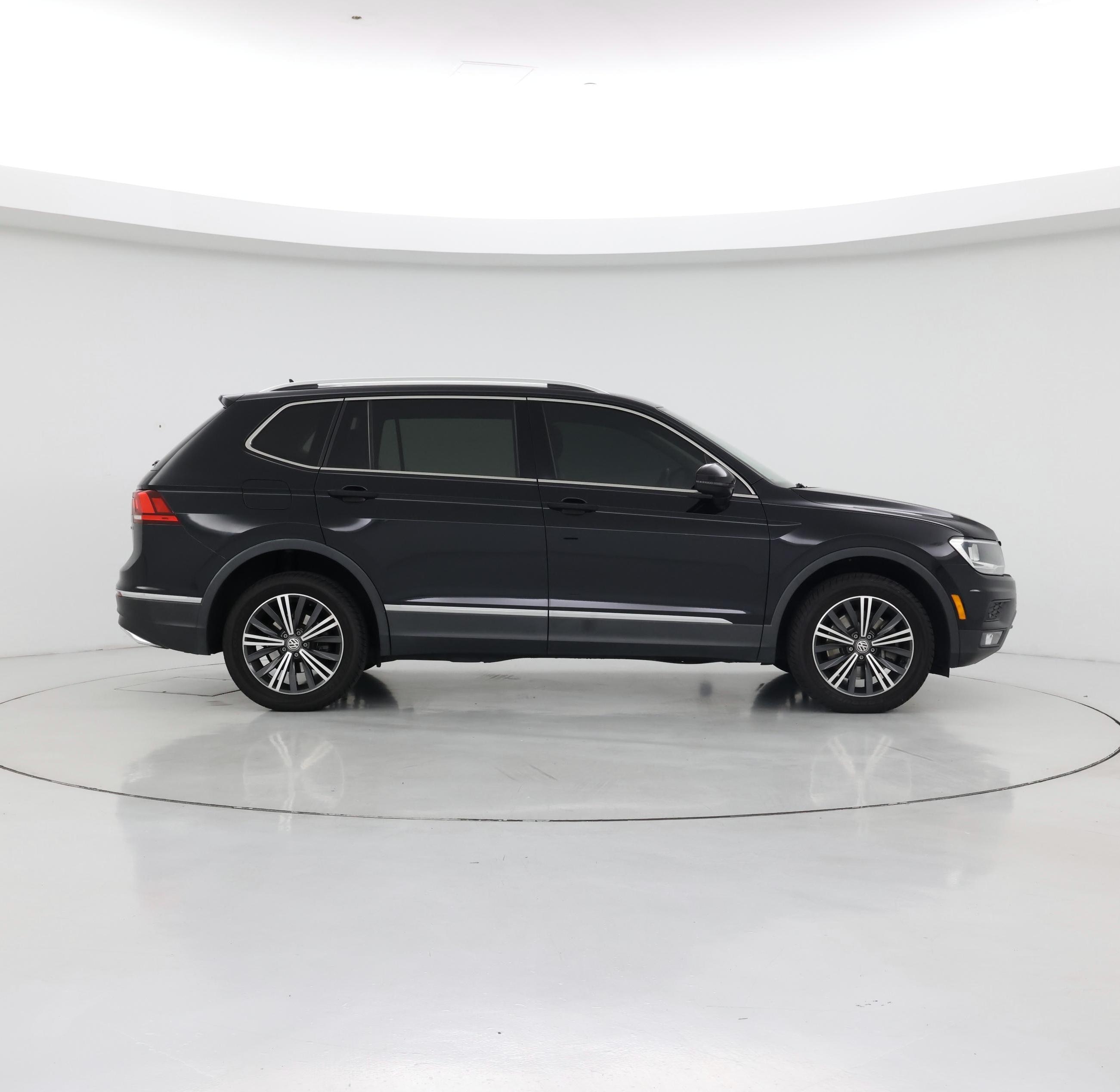 Thumbnail: 2019 Volkswagen Tiguan - 7