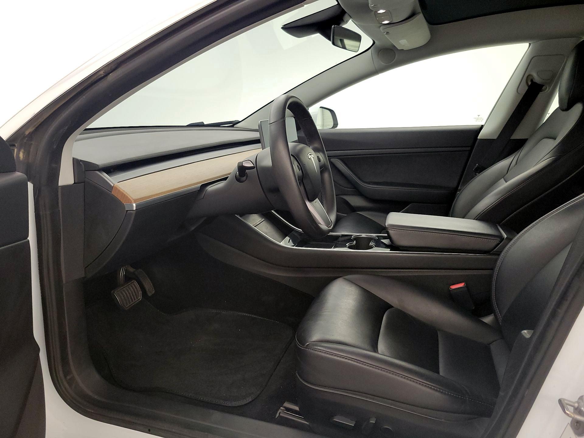Thumbnail: 2020 Tesla Model 3 - 11