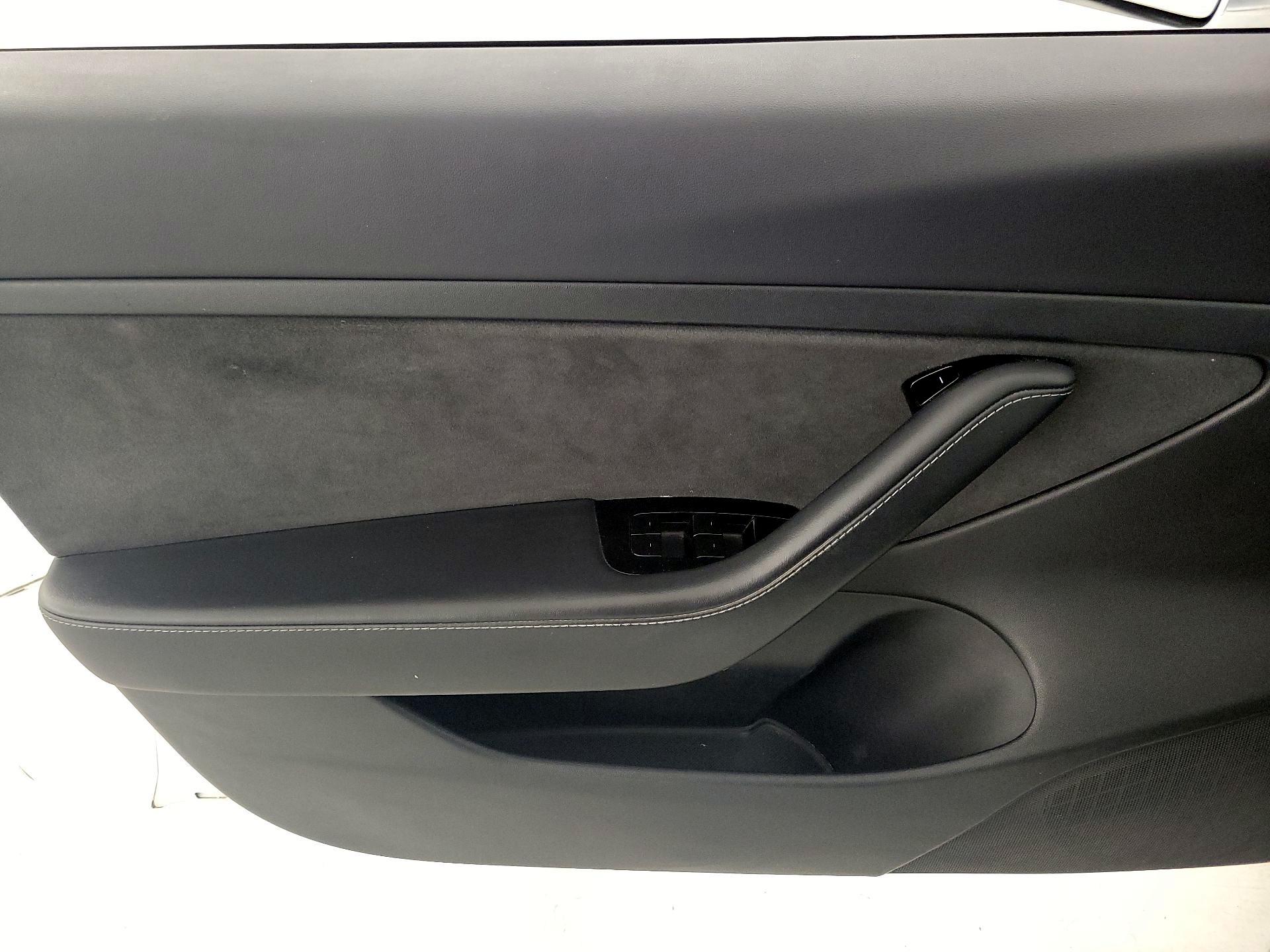 Thumbnail: 2020 Tesla Model 3 - 12