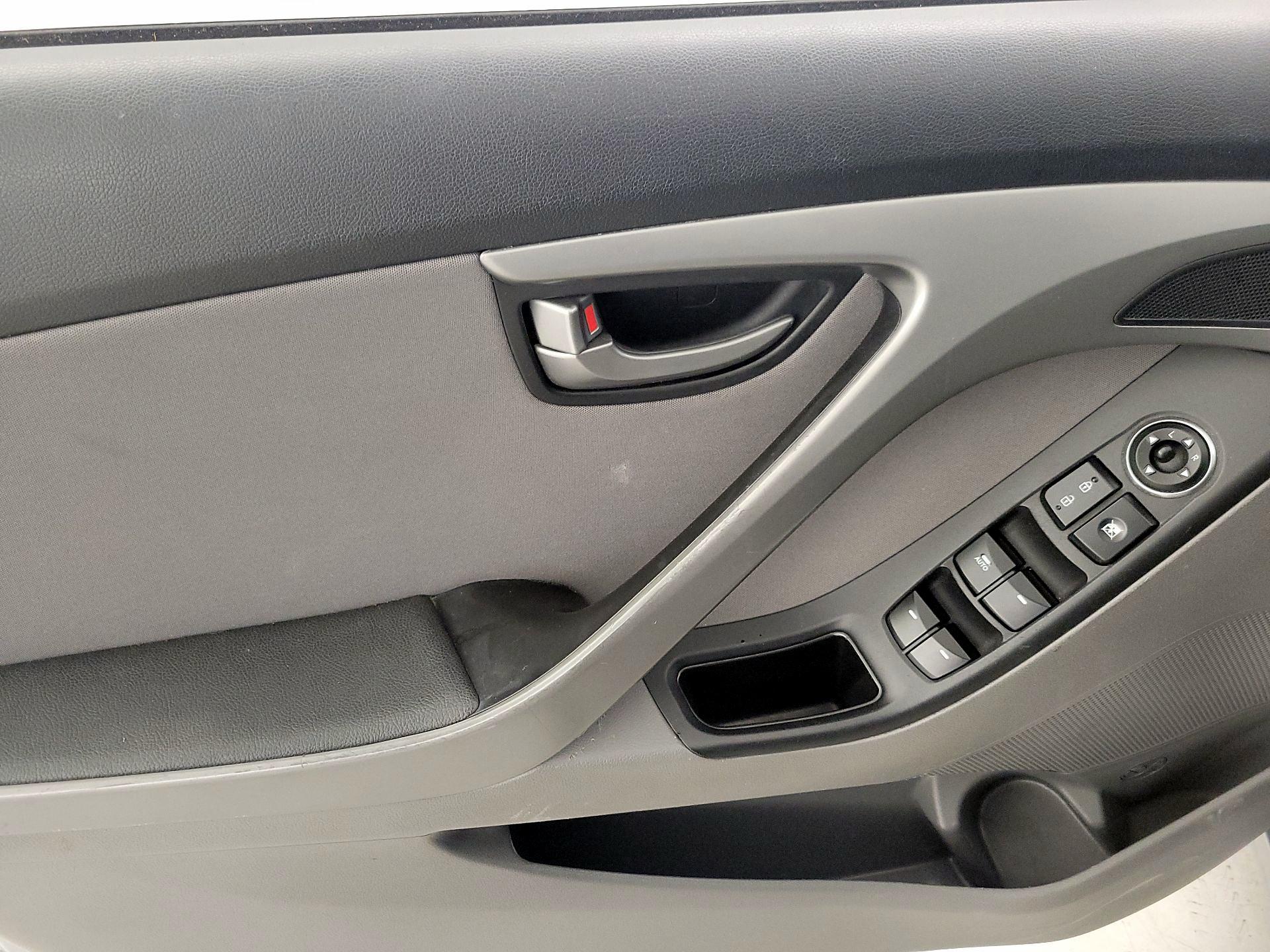 Thumbnail: 2015 Hyundai Elantra - 12