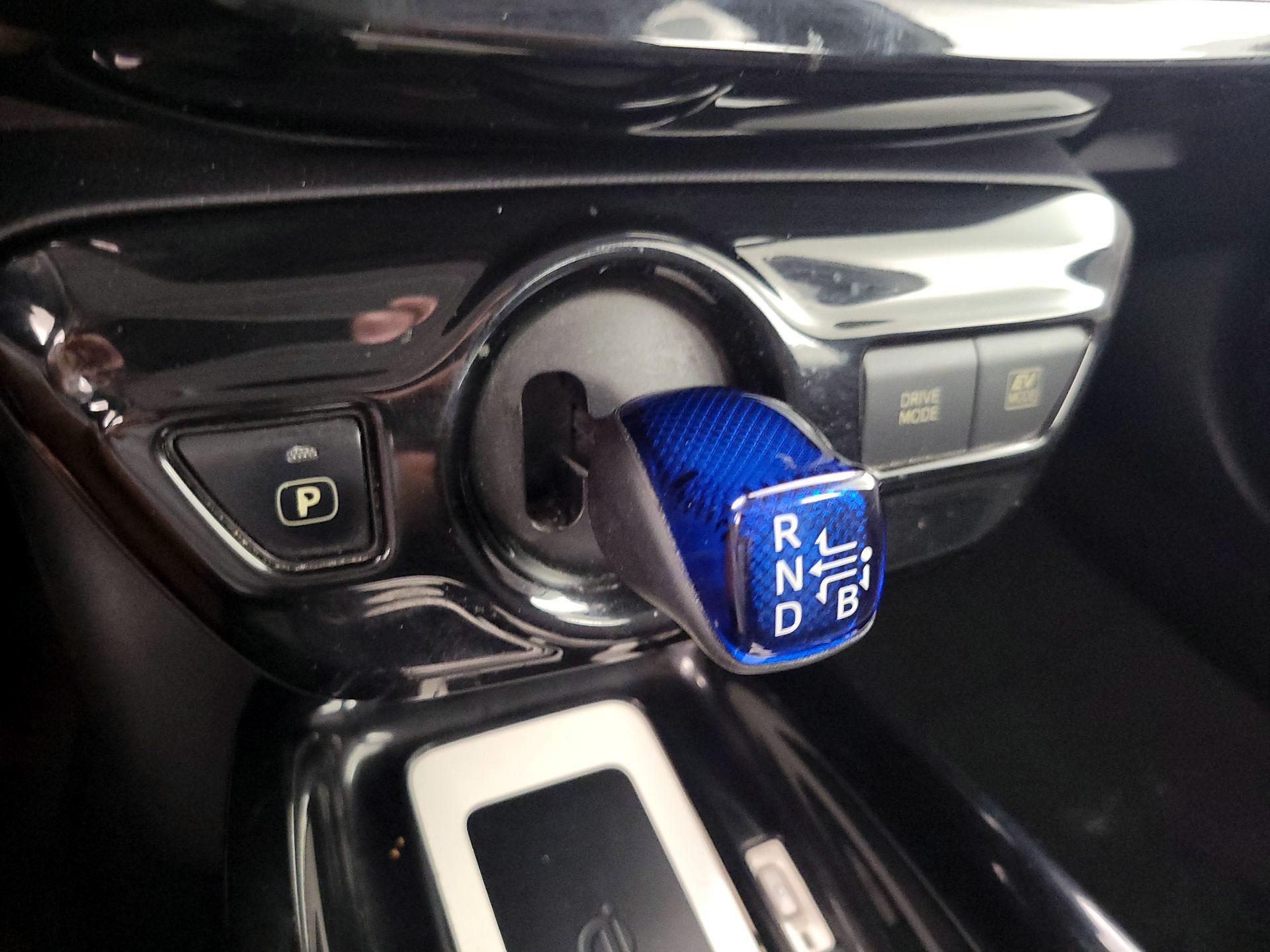 Thumbnail: 2016 Toyota Prius - 17