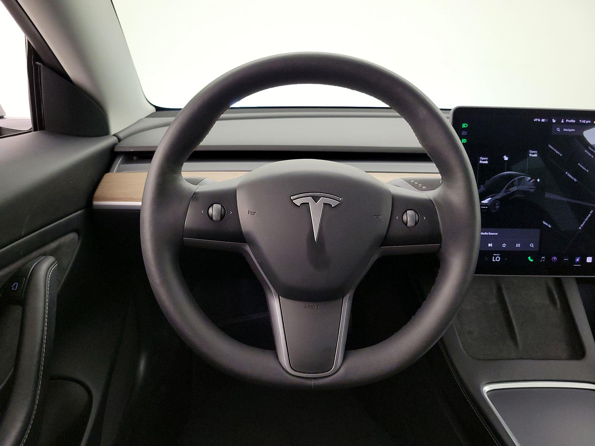 Thumbnail: 2021 Tesla Model 3 - 10