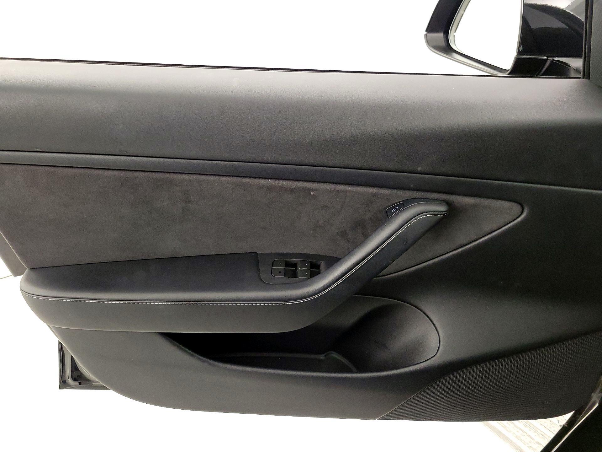 Thumbnail: 2021 Tesla Model 3 - 12