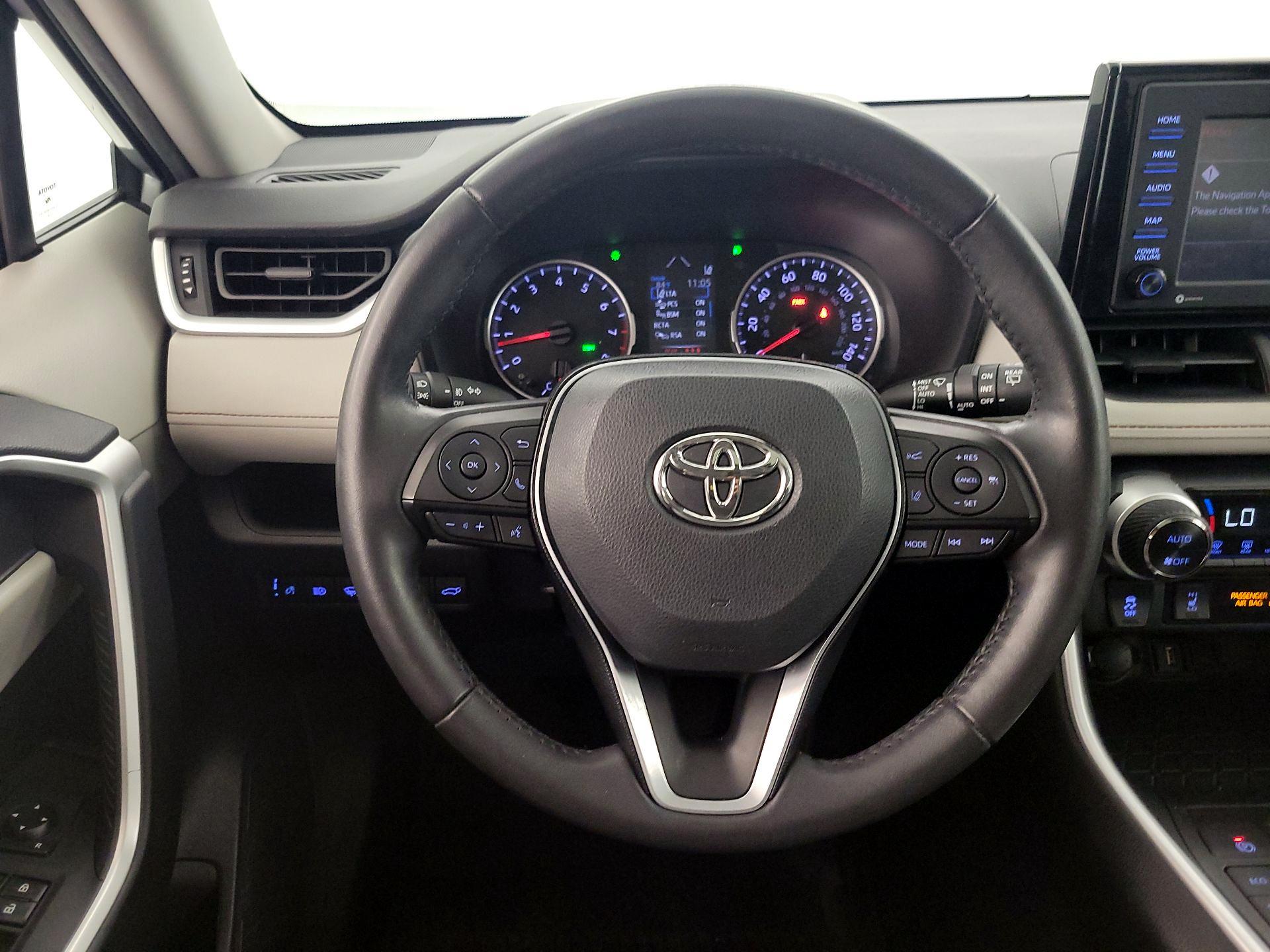 Thumbnail: 2020 Toyota RAV4 - 10