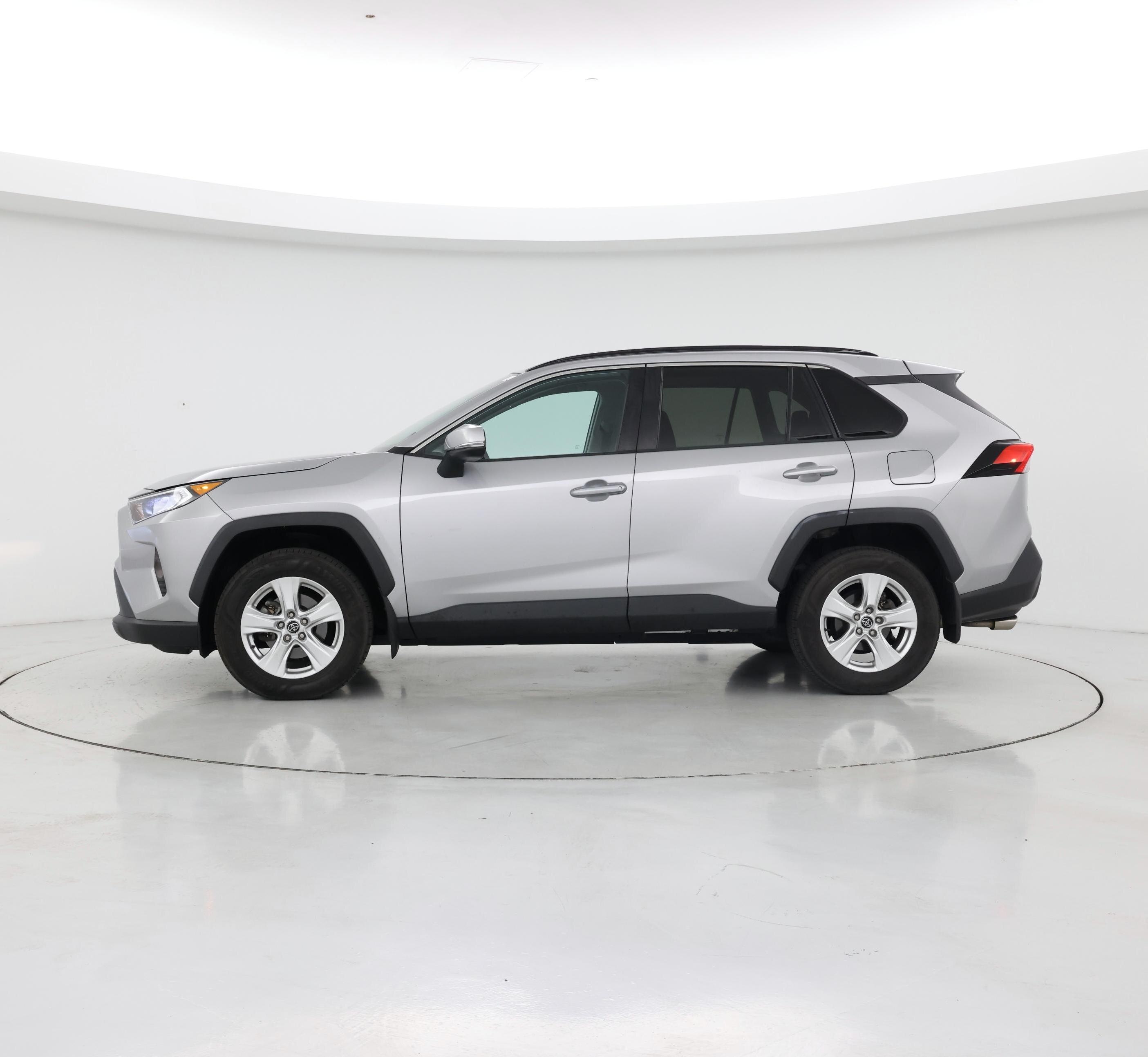 Thumbnail: 2020 Toyota RAV4 - 3