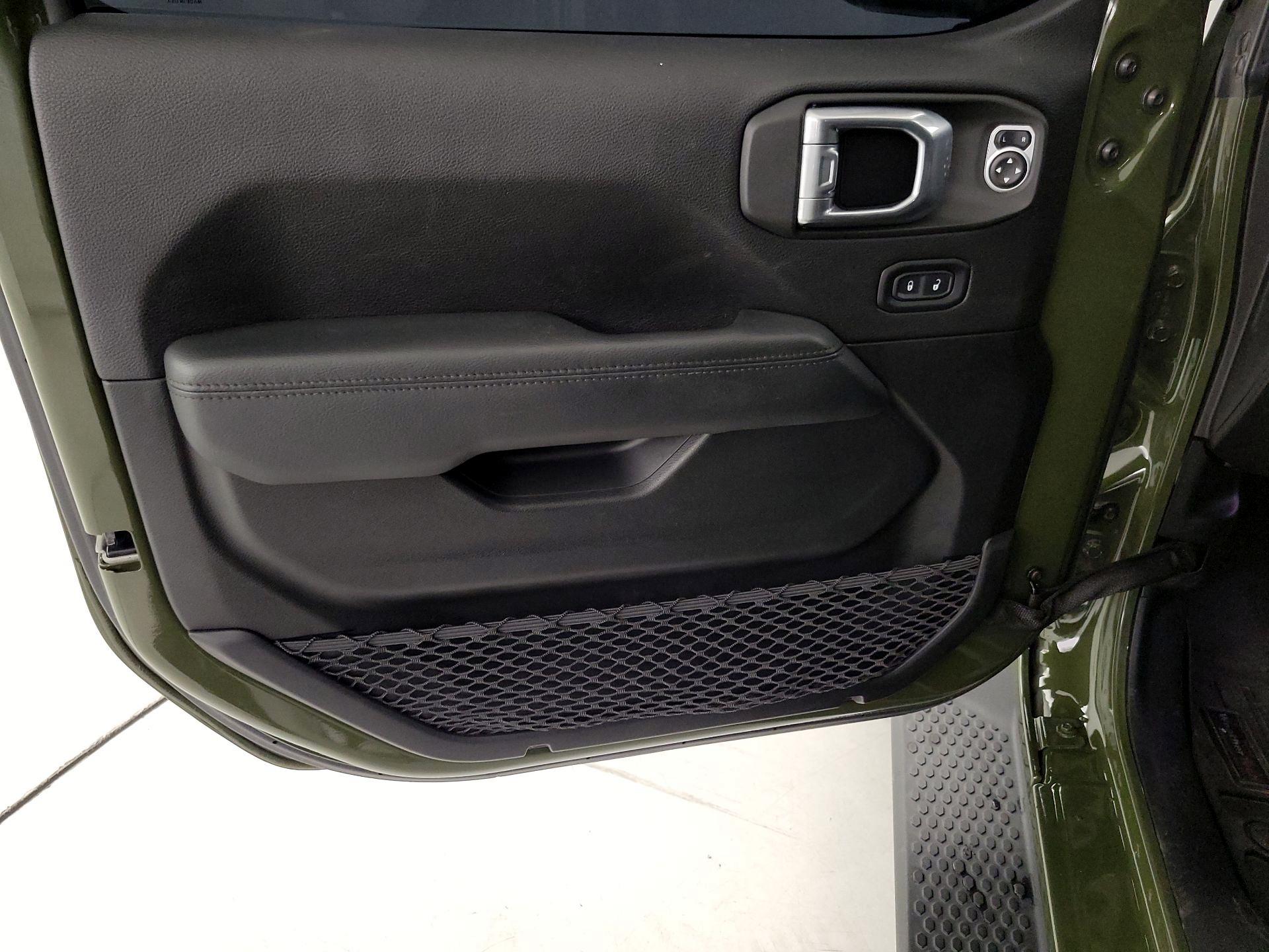 Thumbnail: 2020 Jeep Wrangler - 12