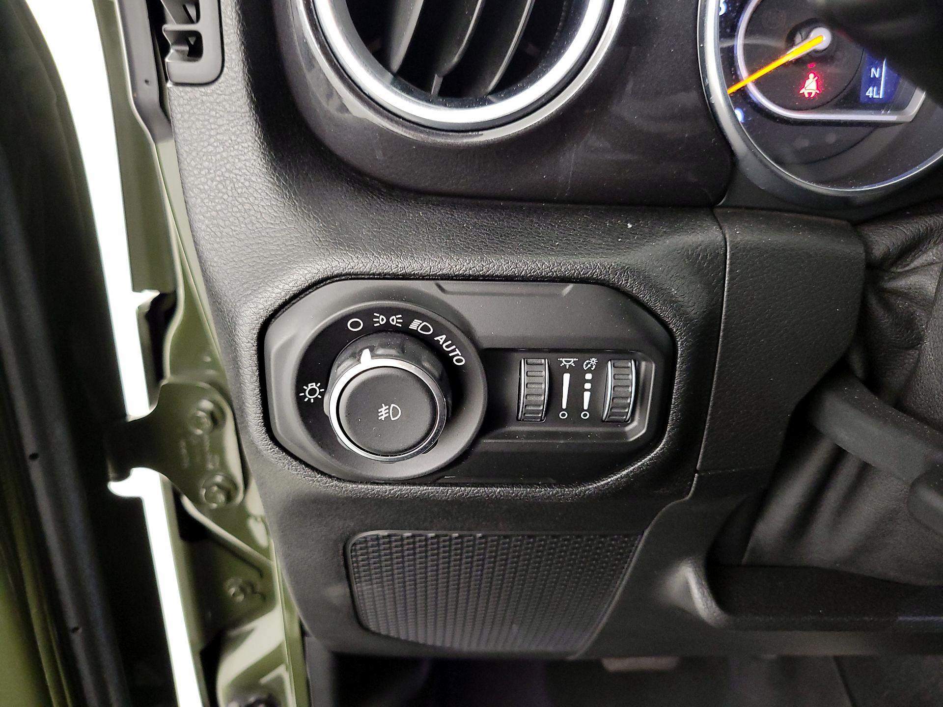 Thumbnail: 2020 Jeep Wrangler - 13